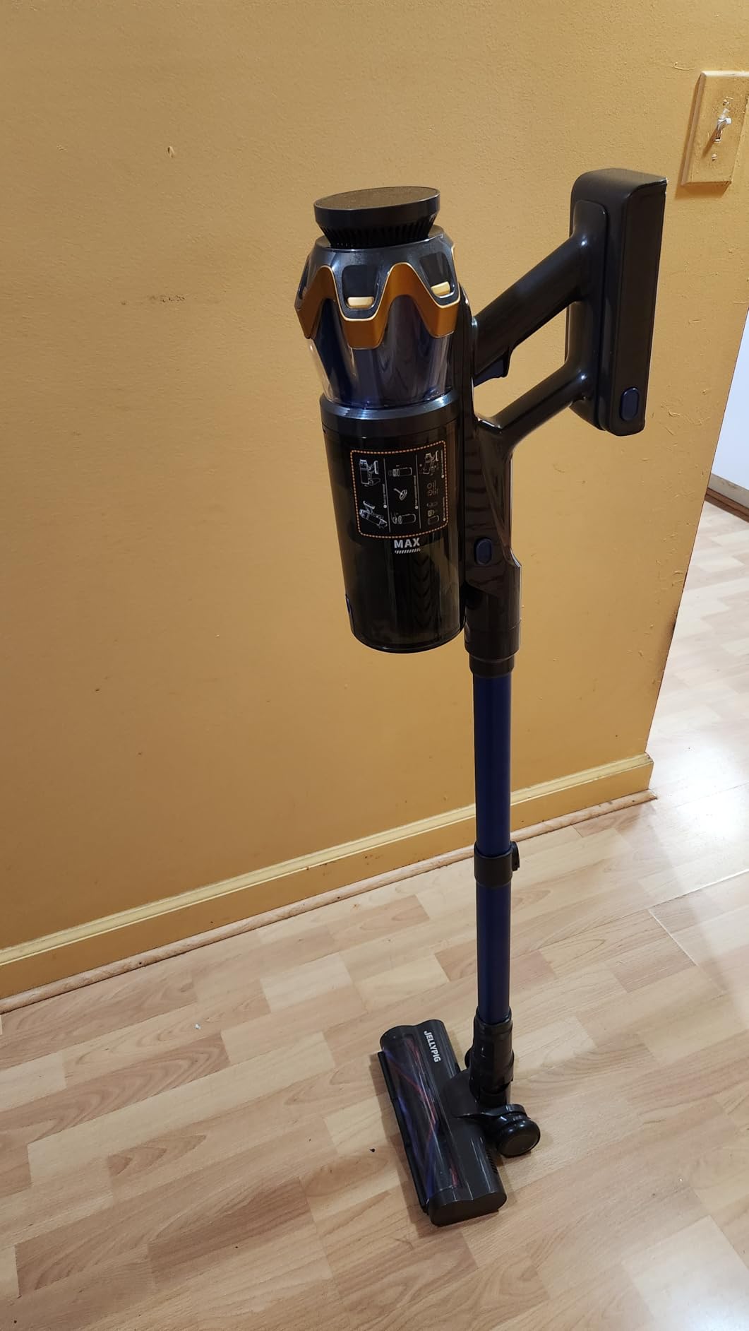 Cordless Vacuum Cleaner, Upgraded 580W 48KPA 65Mins Cordless Stick Vacuum Cleaner with Self-Standing and Touch Screen, Anti-tangle Wireless Vacumm, Vacuum Cleaners for Home/Pet Hair/Carpets/Floors - Customer Photo 2