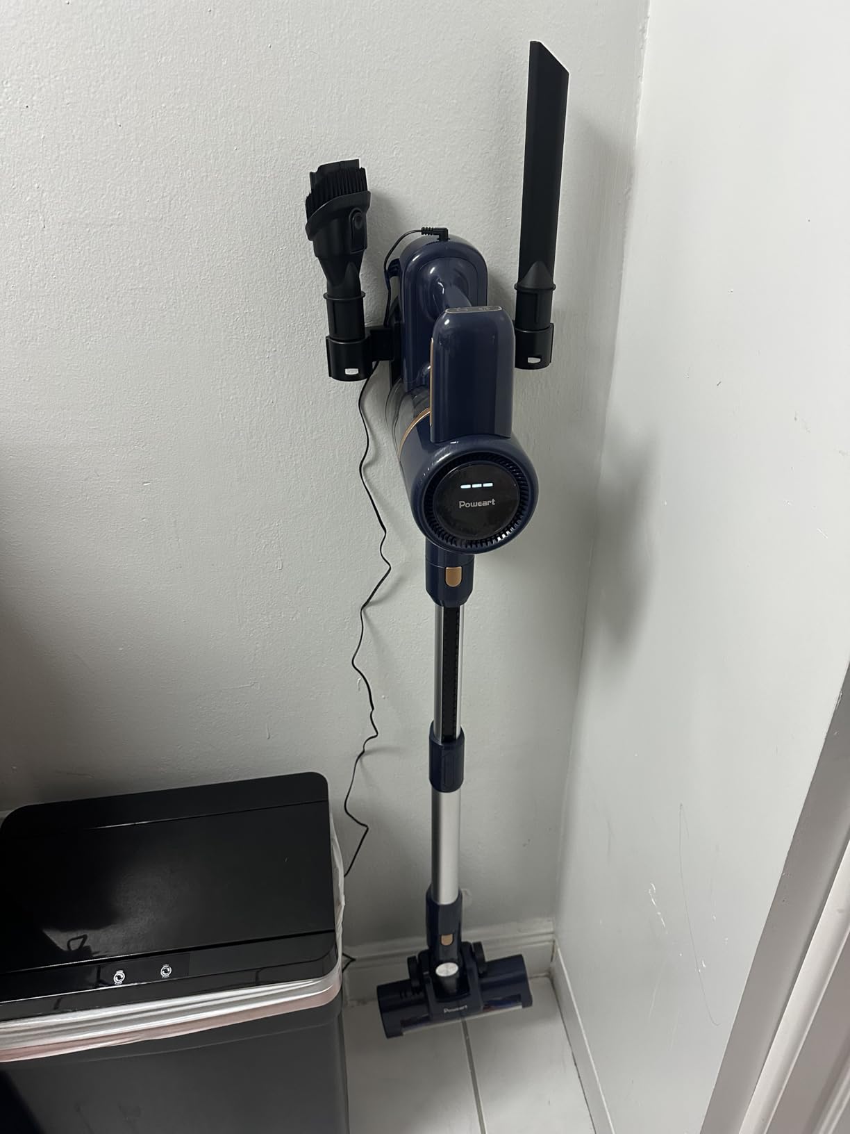 N7S Cordless Vacuum Cleaner, 6-in-1 Multifunction Cordless Vacuum, 210W Powerful Vacuum Cleaner, 6 Cell 2200mAh Stick Vacuum Cordless Rechargeable for Home (Deep-Blue) Customer Review N7S Cordless Vacuum Cleaner, 6-in-1 Multifunction Cordless Vacuum, 210W Powerful Vacuum Cleaner, 6 Cell 2200mAh Stick Vacuum Cordless Rechargeable for Home (Deep-Blue) - Customer Photo 2