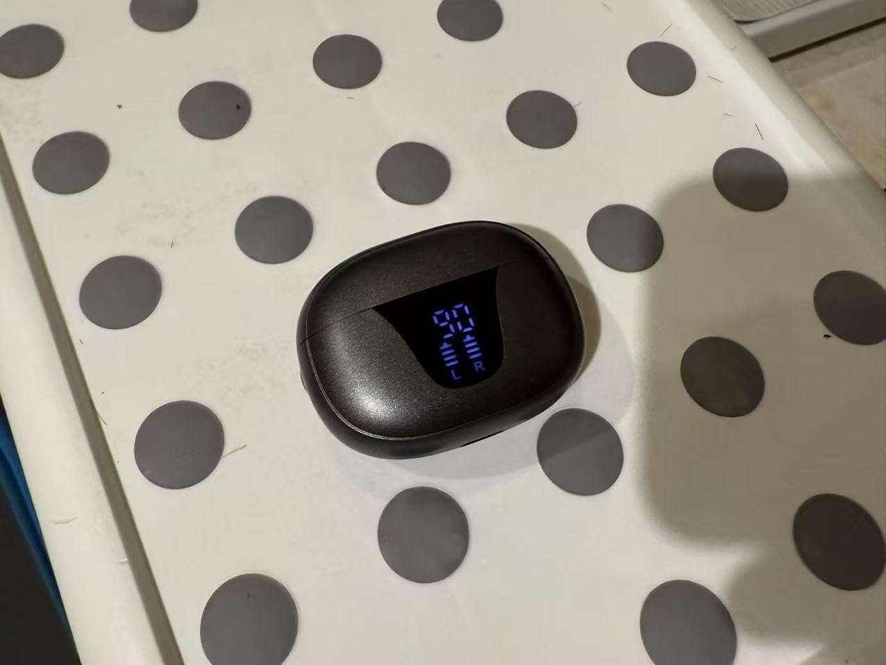 TTQ OTC Hearing Aids for Seniors with Bluetooth, Smart Noise Cancelling & 3-Level Volume, Fashionable and Trendy Rechargeable Hearing Aids for Hearing Loss - Customer Photo 2