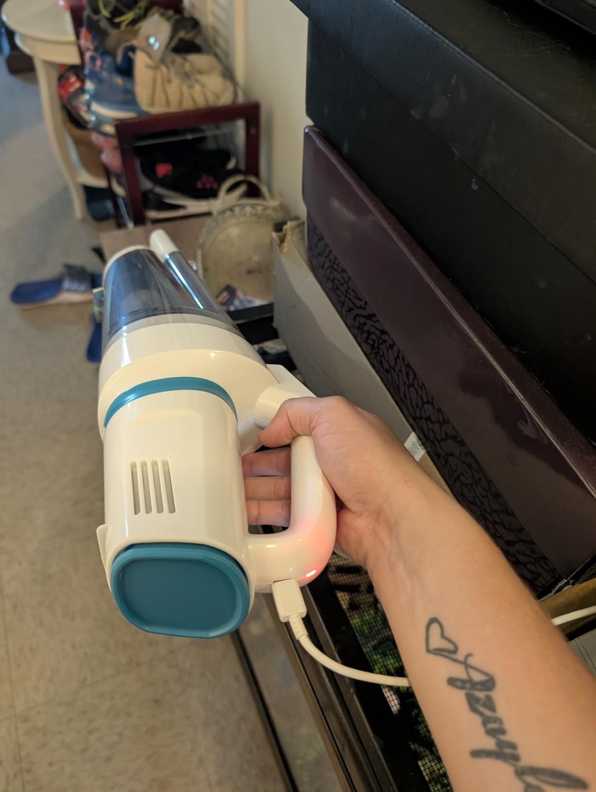 AHNR Handheld Vacuum Cordless, 16000PA Powerful Suction Hand Held Vacuum Dust Busters Cordless Rechargeable with LED Light & 2 HEPA Filters, Portable Car Vacuum Cleaner High Power for Car Home Office Customer Review AHNR Handheld Vacuum Cordless, 16000PA Powerful Suction Hand Held Vacuum Dust Busters Cordless Rechargeable with LED Light & 2 HEPA Filters, Portable Car Vacuum Cleaner High Power for Car Home Office - Customer Photo 2