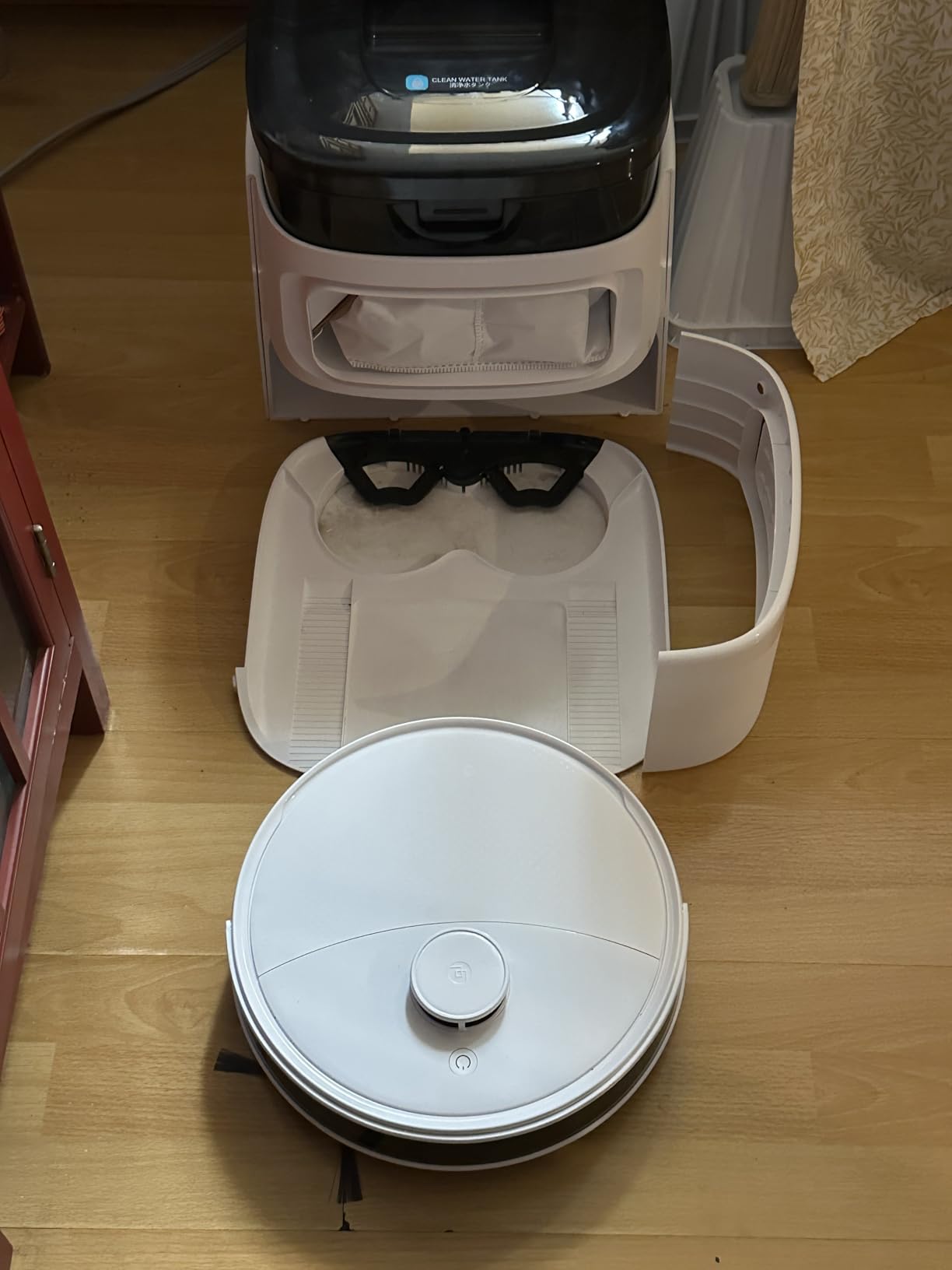 Lefant M210 Pro Robot Vacuum, Slim Quiet, 3 Adjustable Suction Levels, 6 Modes, Robot Vacuum Cleaner for Pet Hair, Hard Floors & Low Carpets, Self-Charging, WiFi/App/Alexa Control, Gray Customer Review Lefant M210 Pro Robot Vacuum, Slim Quiet, 3 Adjustable Suction Levels, 6 Modes, Robot Vacuum Cleaner for Pet Hair, Hard Floors & Low Carpets, Self-Charging, WiFi/App/Alexa Control, Gray - Customer Photo 2