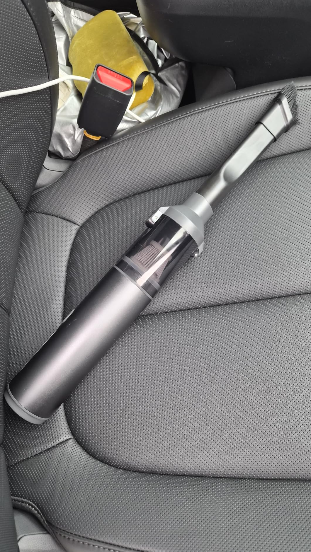 Car Vacuum Portable Cordless Handheld Vacuum Cleaner 4-in-1 Mini Cordless Vacuum with 2 Suction Modes and 16800pa Suction Power Blowing & Inflating 2 Modes Handheld Vacuum for Car, Desk, Keyboards Customer Review Car Vacuum Portable Cordless Handheld Vacuum Cleaner 4-in-1 Mini Cordless Vacuum with 2 Suction Modes and 16800pa Suction Power Blowing & Inflating 2 Modes Handheld Vacuum for Car, Desk, Keyboards - Customer Photo 1