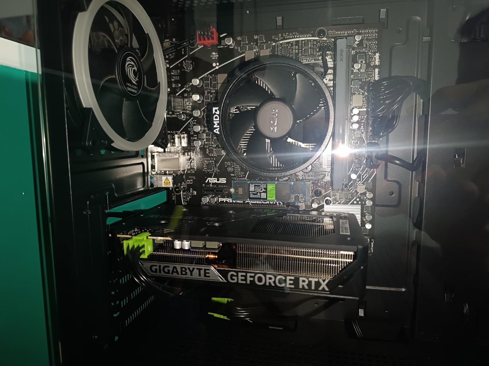 GIGABYTE GeForce RTX 5060 WINDFORCE 8G Graphics Card, 8GB 128-bit GDDR7, PCIe 5.0, WINDFORCE Cooling System, GV-N5060WF2-8GD Video Card Customer Review GIGABYTE GeForce RTX 5060 WINDFORCE 8G Graphics Card, 8GB 128-bit GDDR7, PCIe 5.0, WINDFORCE Cooling System, GV-N5060WF2-8GD Video Card - Customer Photo 2