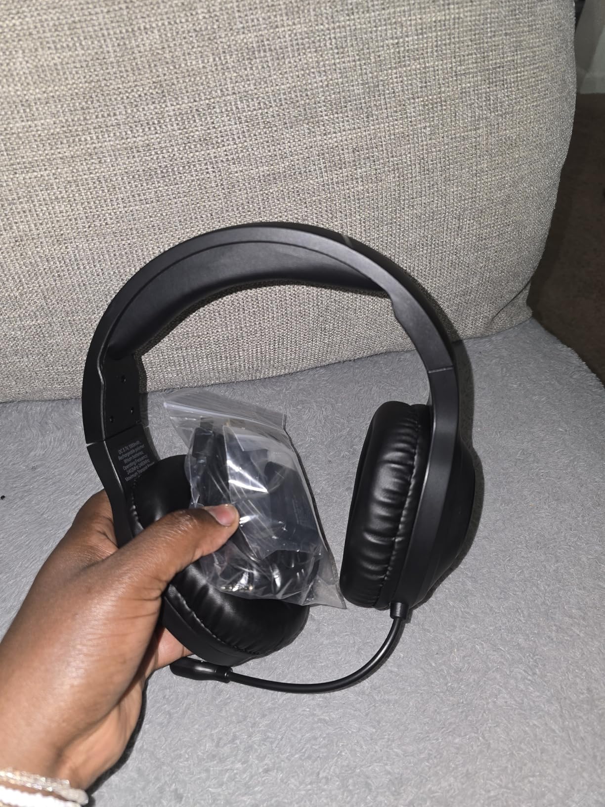 AOC Wireless Gaming Headset Compatible with PS5/4, Nintendo Switch, PC - Customer Photo 1