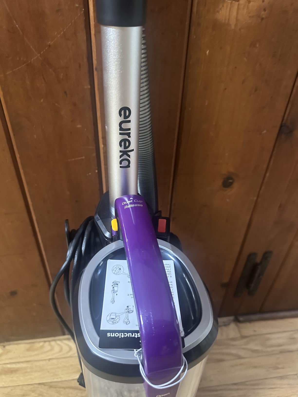 Eureka FlexReach Powerful Upright Vacuum Cleaner for Carpet and Hard Floor, Lift-Up Vacuum with Large Dust Cup, Anti-Tangle, NEU651PL, Purple - Customer Photo 1