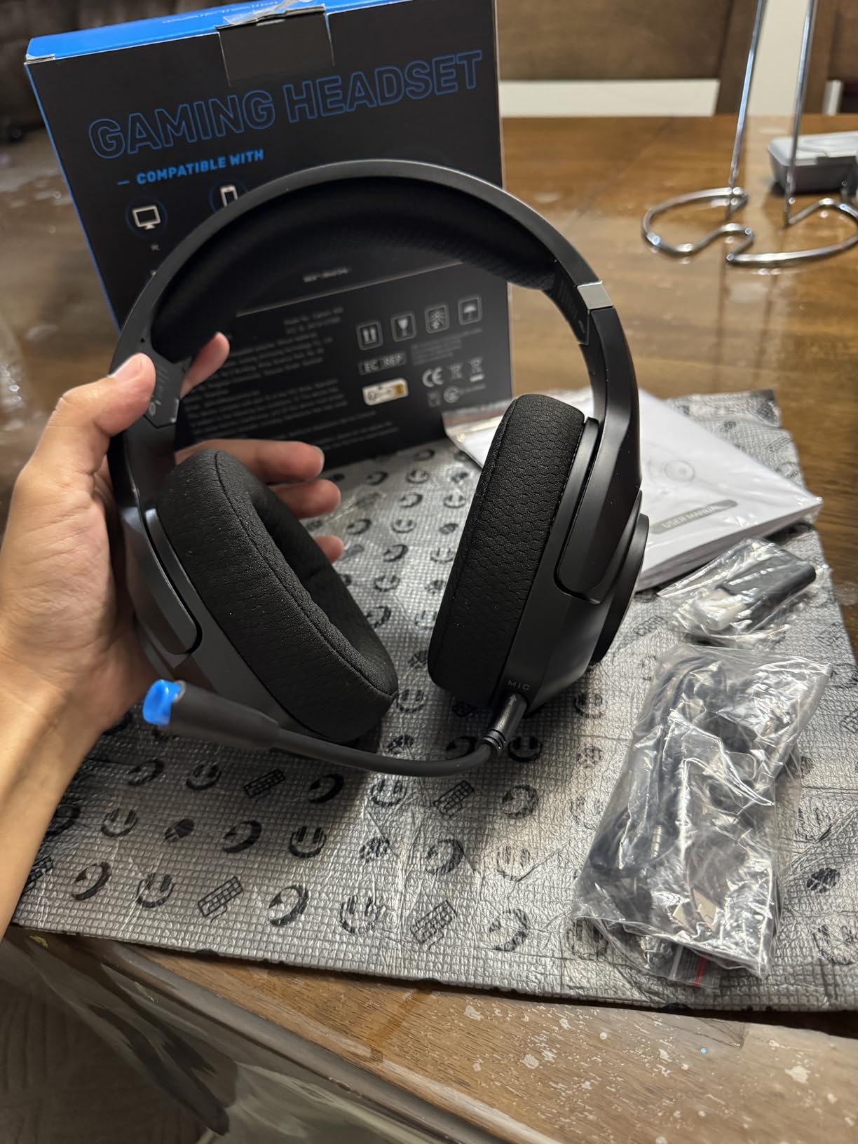 Gaming Headset Wireless for PS5/4, 2.4GHz Gaming Headphones Wireless with Noise Canceling Microphone for Fortnite/FPS Gamers, 40-Hr Battery Gamer Headset for PC, Midnight Blue Customer Review Gaming Headset Wireless for PS5/4, 2.4GHz Gaming Headphones Wireless with Noise Canceling Microphone for Fortnite/FPS Gamers, 40-Hr Battery Gamer Headset for PC, Midnight Blue - Customer Photo 1