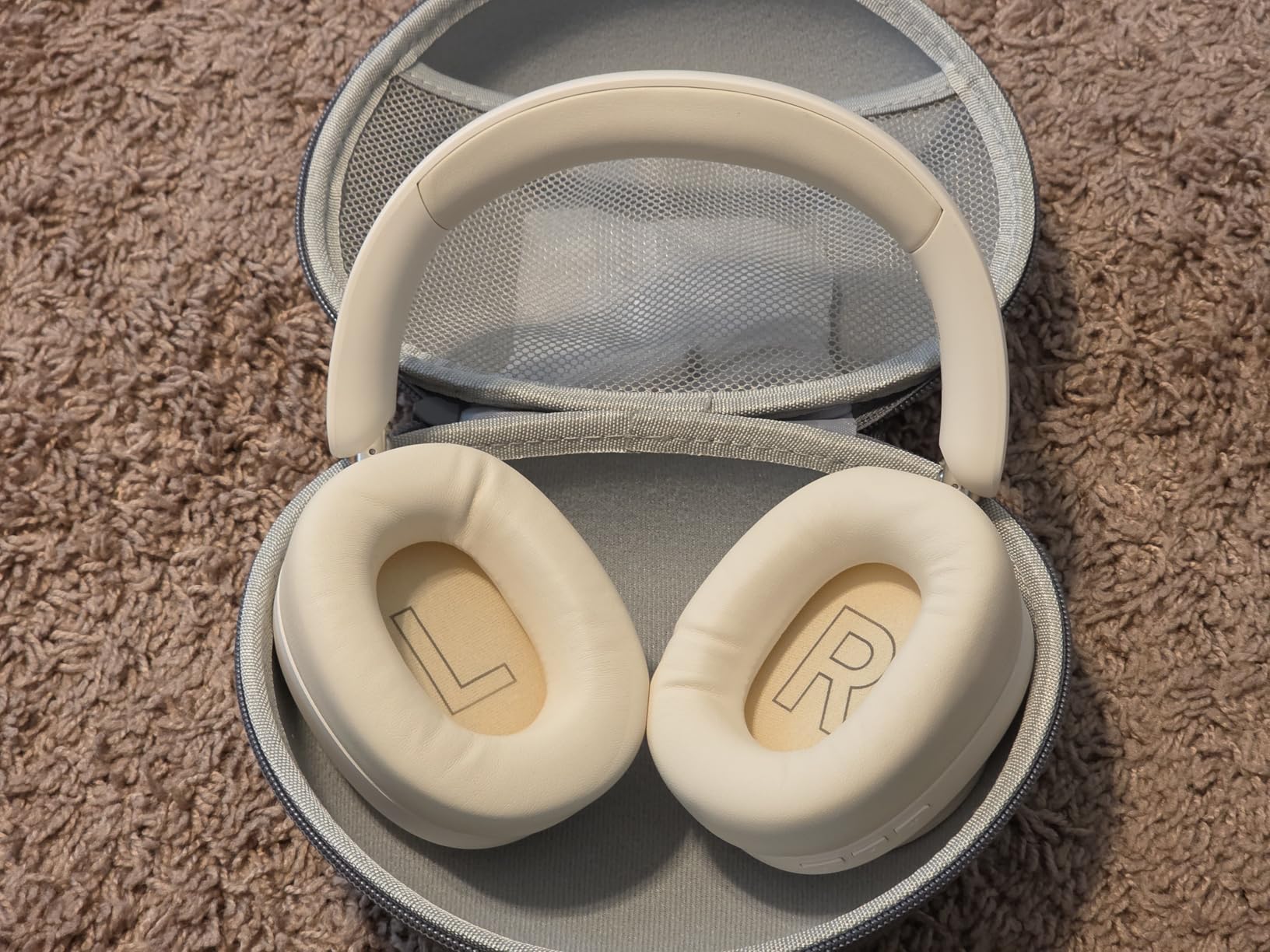 Hmusic MS04 Noise Cancelling Over Ear Headphones, 40dB Hybrid ANC Headphones, 2 Mic ENC, 80H Long Battery Life, 3.5 Audio Wired/Bluetooth 5.3, Foldable w/Case, Sound Proof for Game/Travel/Work/Commute Customer Review Hmusic MS04 Noise Cancelling Over Ear Headphones, 40dB Hybrid ANC Headphones, 2 Mic ENC, 80H Long Battery Life, 3.5 Audio Wired/Bluetooth 5.3, Foldable w/Case, Sound Proof for Game/Travel/Work/Commute - Customer Photo 1