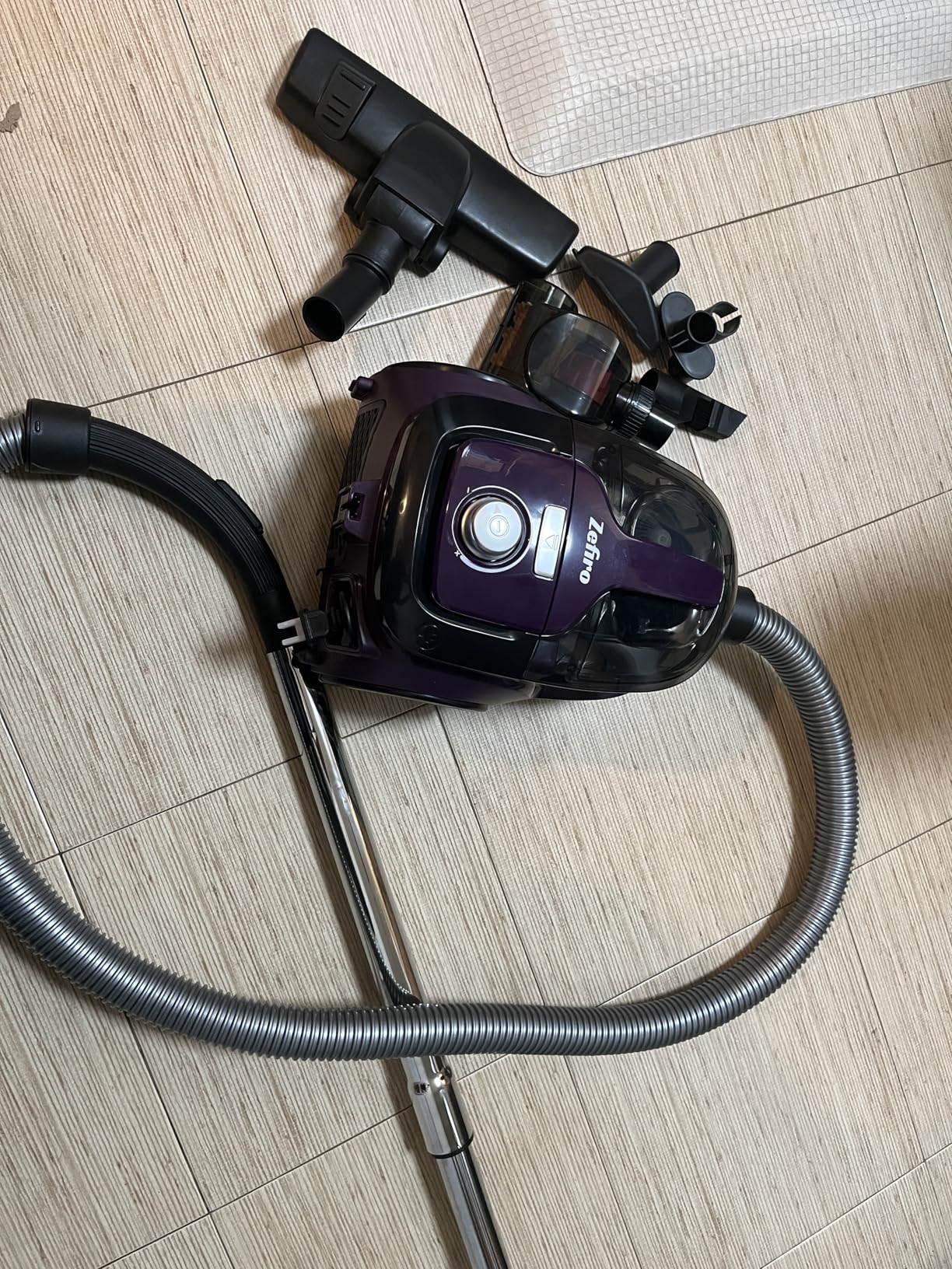 Zefiro Canister Vacuum Cleaner, 40Kpa 1600W Bagless Vacuum Cleaner, H13 HEPA Filter, 4L Large Capacity, Lightweight Vacuum for Hard Floors, Carpet, Pet, Gray A30 - Customer Photo 2