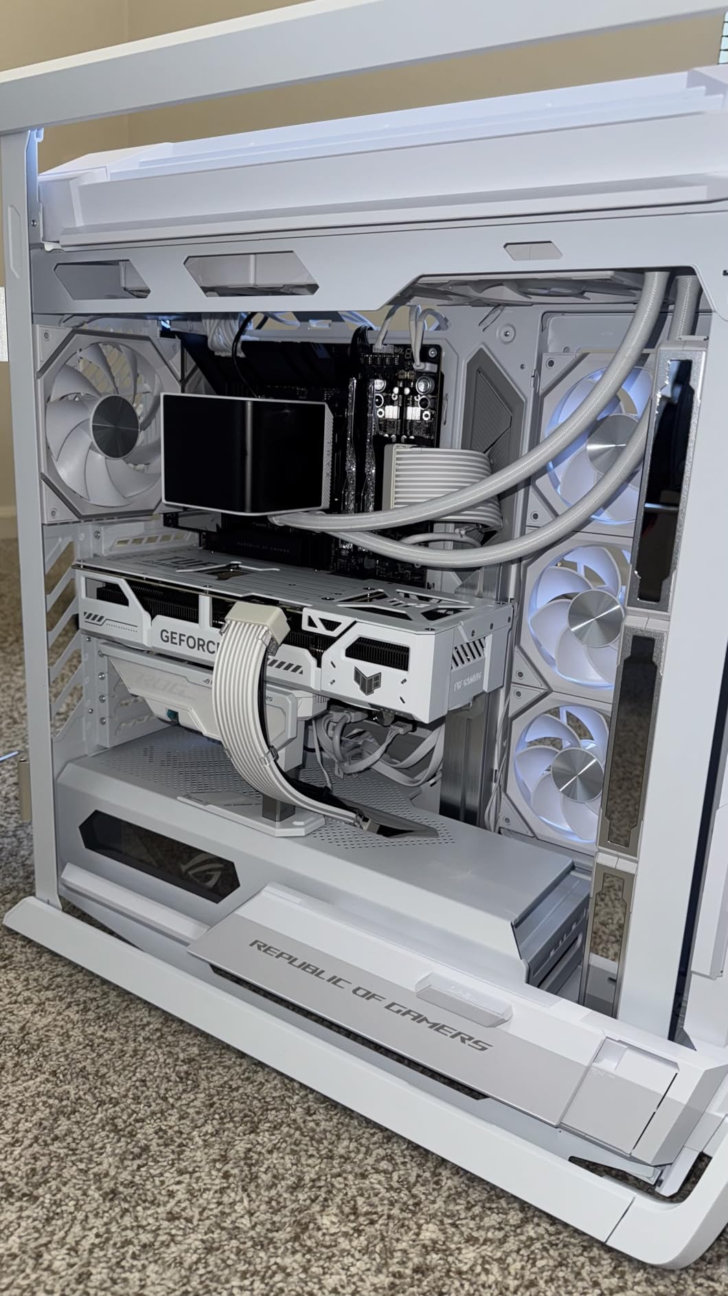 ASUS TUF Gaming GeForce RTX 5070 Ti 16GB GDDR7 White OC Edition Gaming Graphics Card - Customer Photo 1