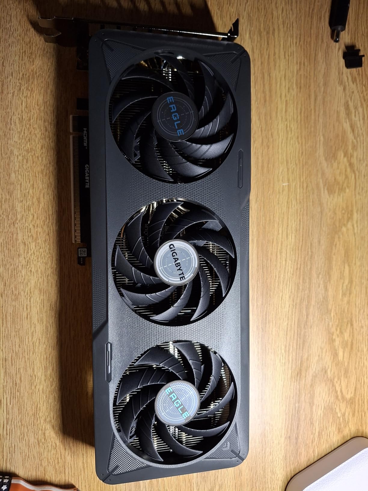 GIGABYTE GeForce RTX 5060 Ti Eagle MAX OC 16G Graphics Card, 16GB 128-bit GDDR7, PCIe 5.0, WINDFORCE Cooling System Customer Review GIGABYTE GeForce RTX 5060 Ti Eagle MAX OC 16G Graphics Card, 16GB 128-bit GDDR7, PCIe 5.0, WINDFORCE Cooling System - Customer Photo 2