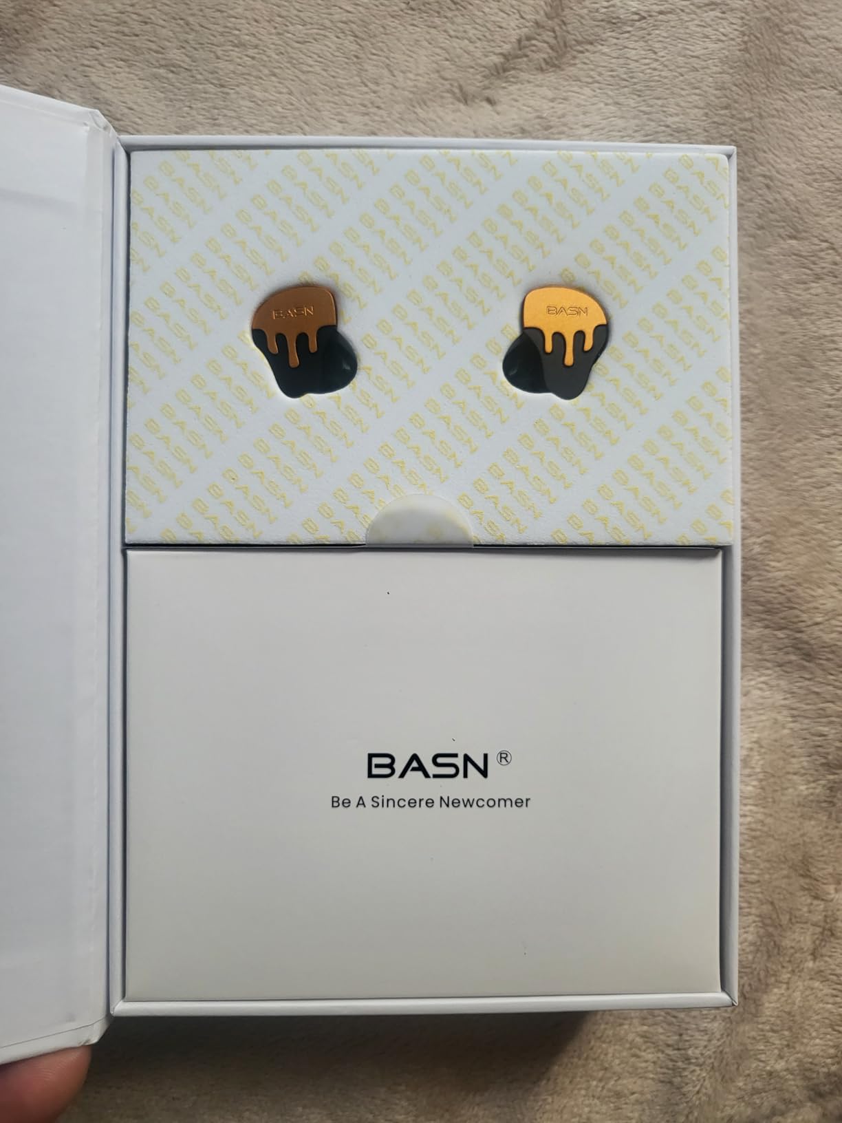 BASN BmasterX in Ear Audio Monitor, Hybrid 6 Drivers IEM Earphones with Crystal Clear Sound, Detachable Cable Plus Carrying Case & Fit Kit for Musician, Stage, Studio (3.5mm/4.4mm Jack, Orange/Black) - Customer Photo 1