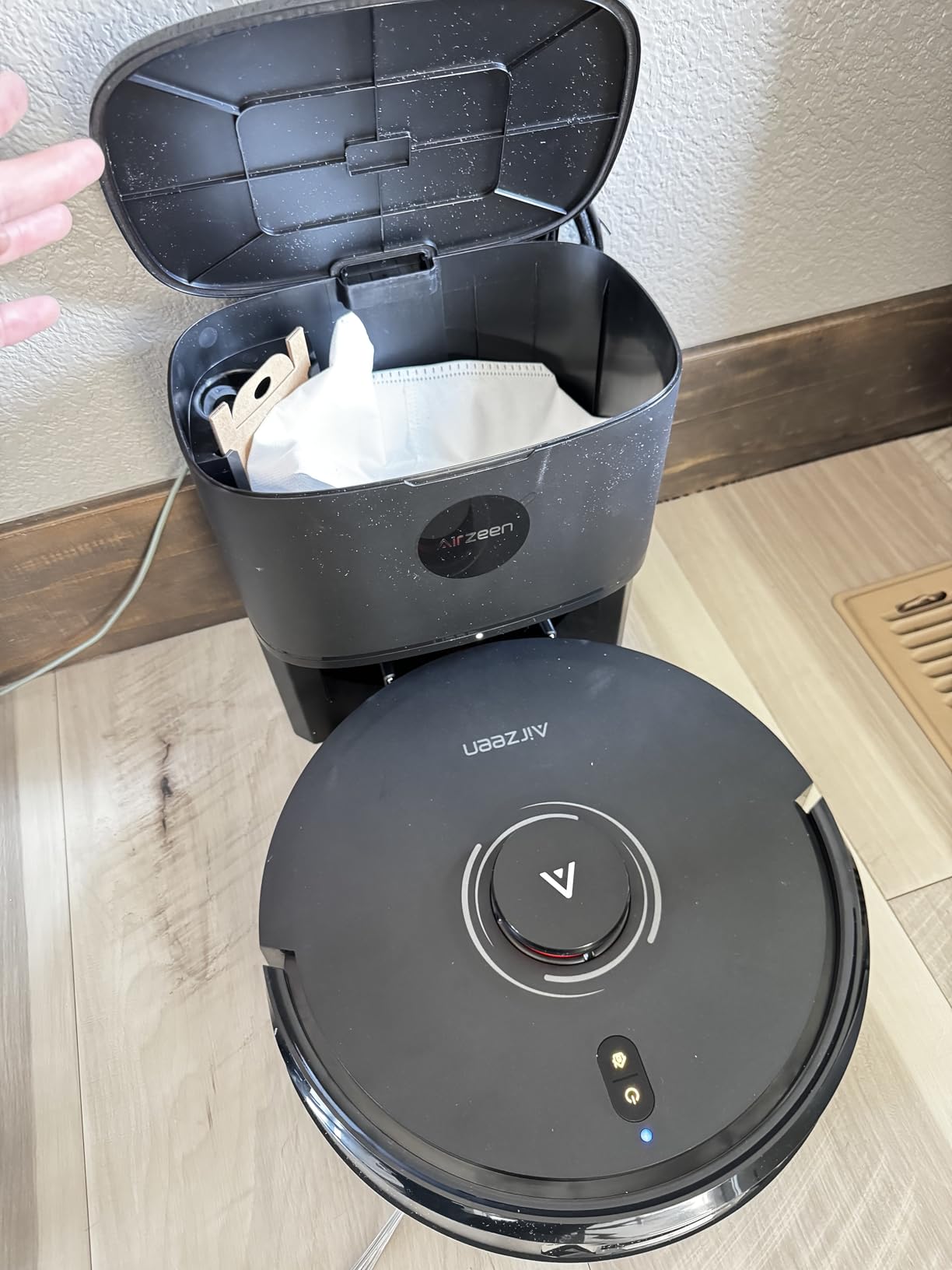 Airzeen Q10 Pro Robot Vacuum and Mop, Self-Emptying with 5000Pa Suction Customer Review Airzeen Q10 Pro Robot Vacuum and Mop, Self-Emptying with 5000Pa Suction - Customer Photo 1