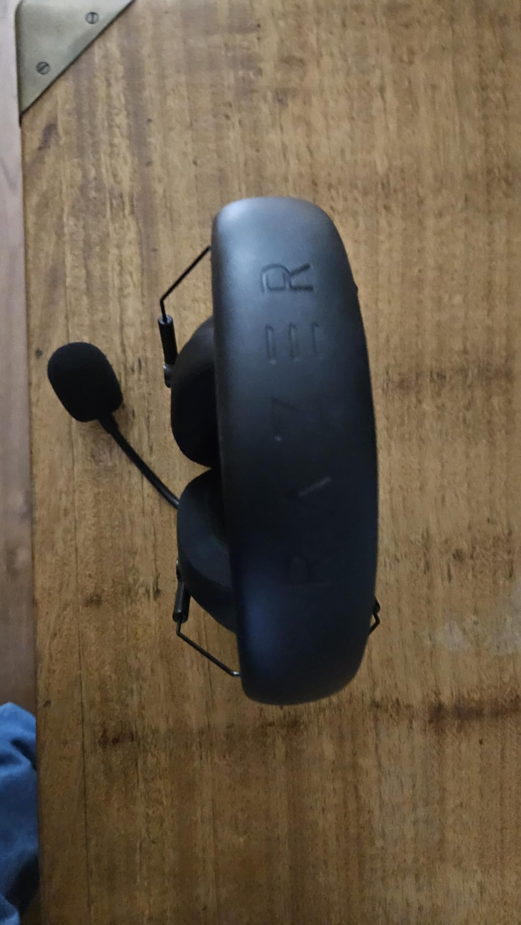 Razer BlackShark V3 Wireless Gaming Headset for PC: 50mm Drivers - Super Wideband Mic - 2.4 GHz, Bluetooth, USB - Works with Mac, PS5, Nintendo Switch, Smartphone - 70 Hr Battery - Black Customer Review Razer BlackShark V3 Wireless Gaming Headset for PC: 50mm Drivers - Super Wideband Mic - 2.4 GHz, Bluetooth, USB - Works with Mac, PS5, Nintendo Switch, Smartphone - 70 Hr Battery - Black - Customer Photo 1