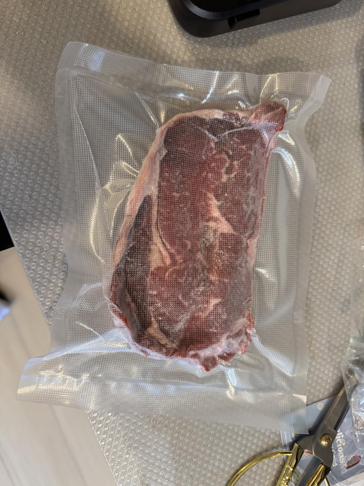 Vacuum Sealer Machine with AirLock ProSeal System, 10-in-1 Vacuum Sealer for Food, Dry & Moist Modes, Compact Design with Digital Timer, Built-in Cutter & Roll Storage, Stainless Steel - Customer Photo 1