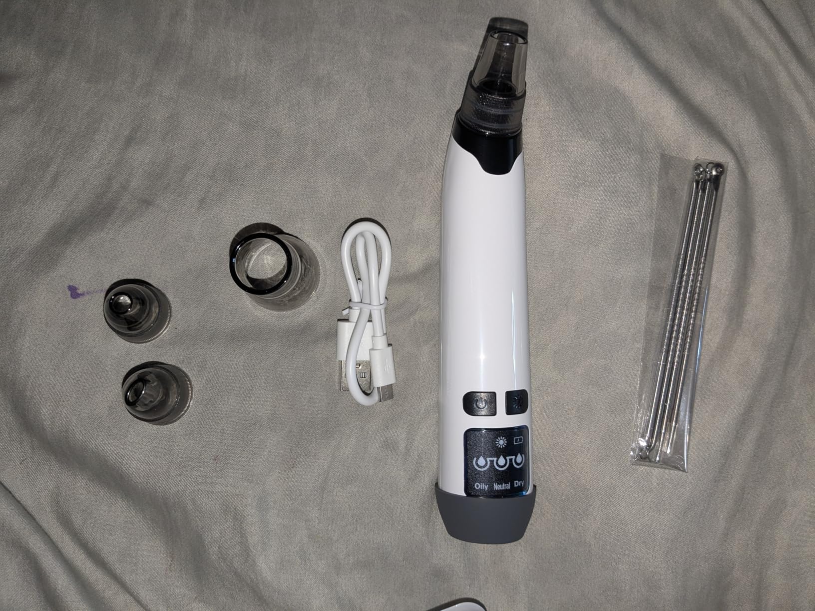 Blackhead Remover Pore Vacuum - Facial Pore Cleaner with 3 Adjustable Suction Levels, 4 Blackhead Removal Tools, Electric Acne Extractor Tool for Women & Men - Customer Photo 2