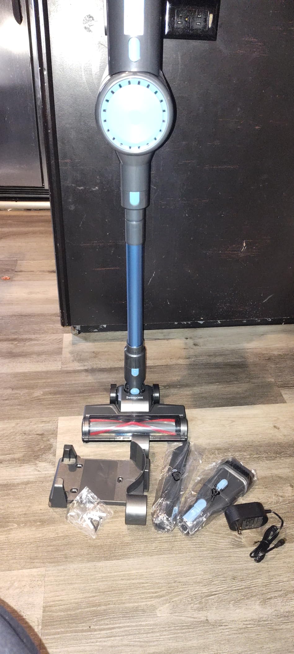 Cordless Vacuum Cleaner with 35Kpa Suction, Battery Vacuum Cleaner with LED Headlight & Anti-Tangle Brush, 6in1 Lightweight Cordless Vacuum for Home, Pet Hair, Hard Floors, Carpet - Customer Photo 1