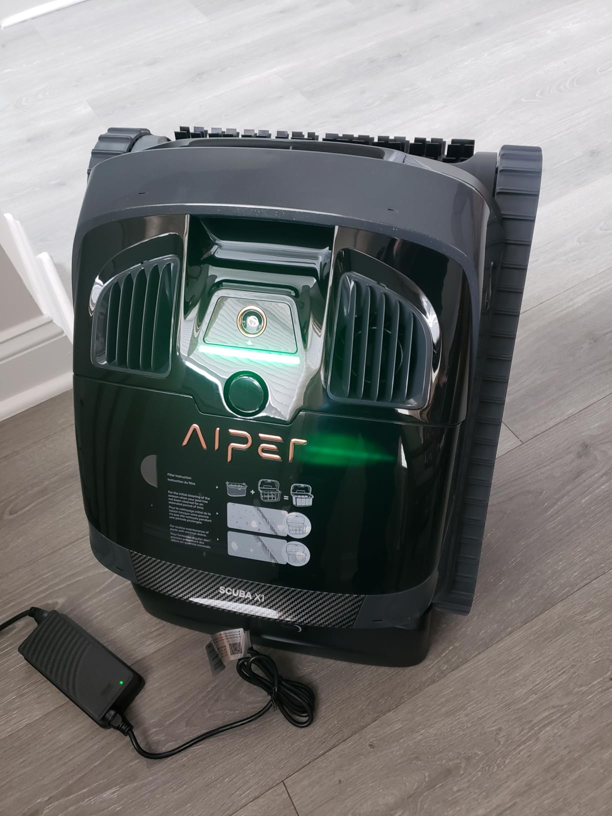 AIPER Scuba X1 Cordless Robotic Pool Cleaner, Upgraded Battery Life and Cross Pattern Smart Navigation, Horizontal Waterline Scrubbing, Ideal for Inground Pools up to 2,150 sq.ft - Customer Photo 2