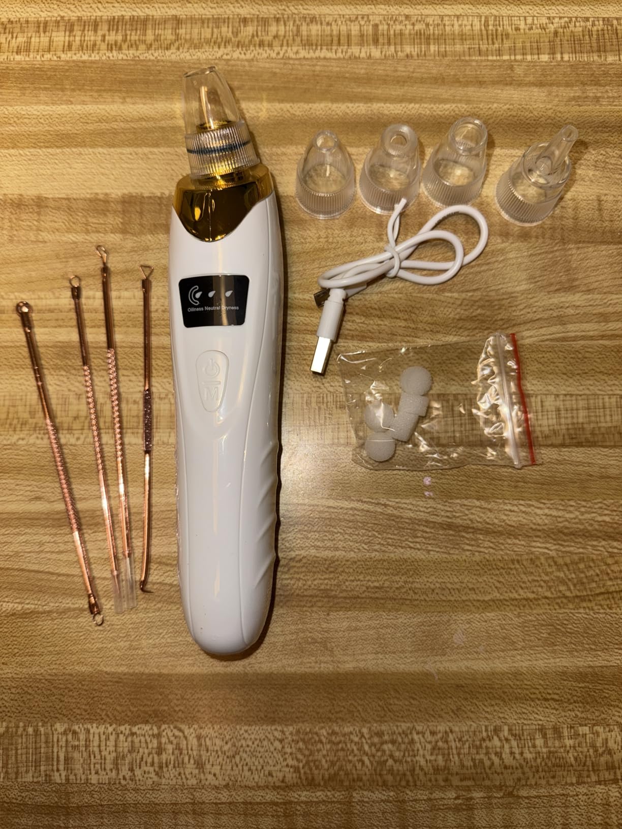 2025 Pore Vacuum, USB Rechargeable Blackhead Remover Vacuum,3 Levels Adjustable Pore Vacuum Blackhead Remover, with 5 Suction Power,6 Probes,Face Vacuum Pore Cleanser for Women & Men-White - Customer Photo 2