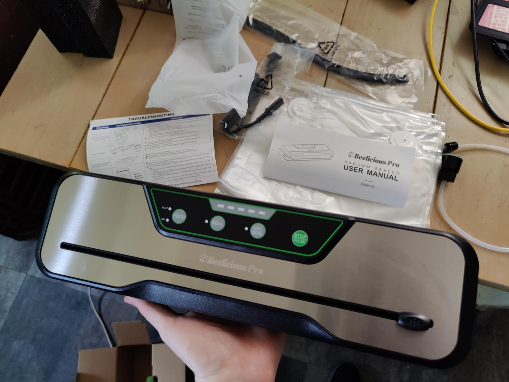 Automatic Food Vacuum Sealer Machine | Beelicious Pro 80KPa 8-In-1 Food Vacuum Saver with Starter Kits | 15 Bags, Pulse Function, Moist&Dry Mode and External VAC for Containers, Stainless Steel - Customer Photo 2