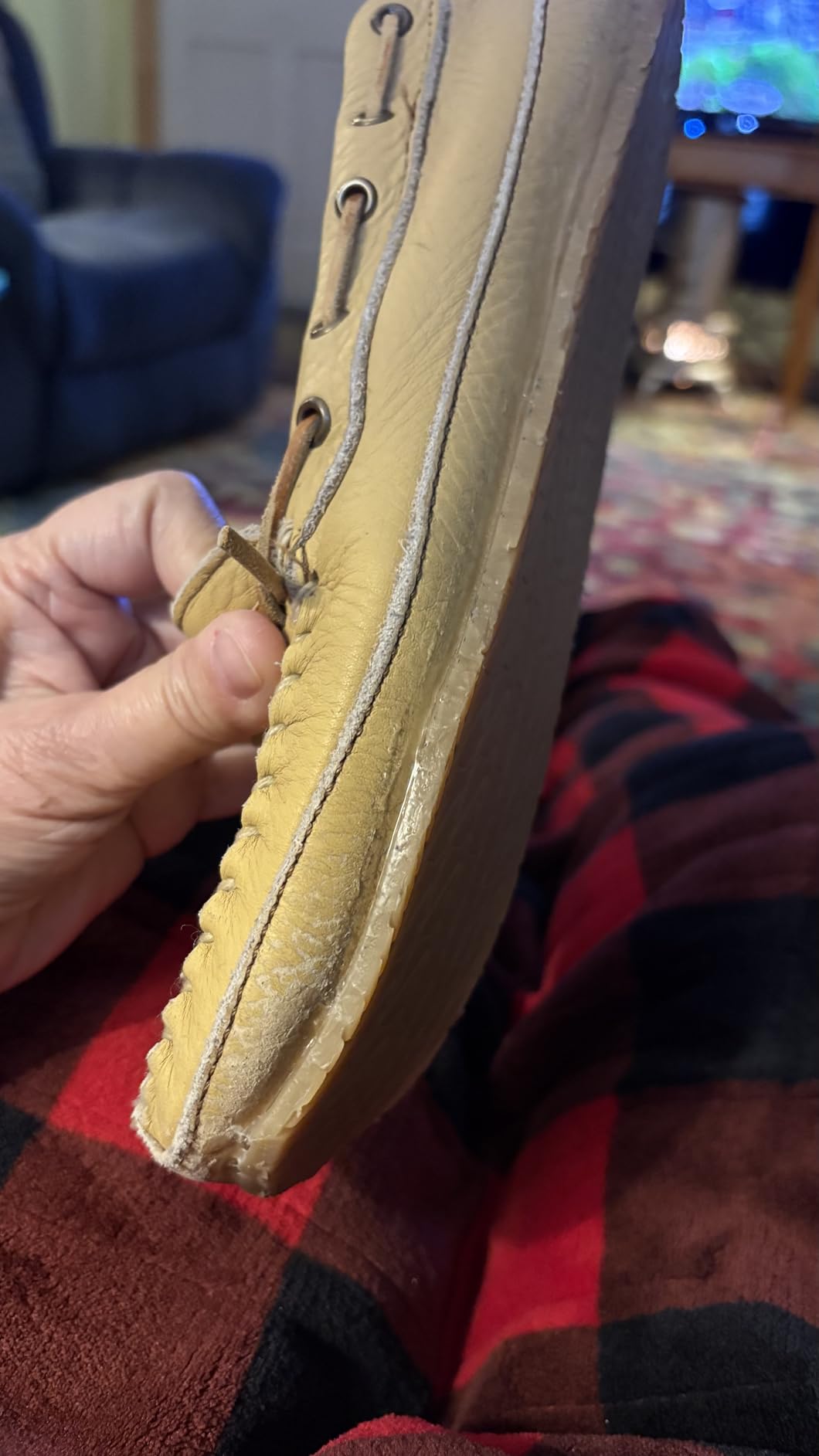 SOF SOLE Original Shoe Goo - 3.7 fl oz Tube - Clear Shoe Glue - Repairs Soles, Heels, Patches Small Holes - Bonds on Contact, Dries Within 24 Hrs, Waterproof - Works on Leather, Rubber, Vinyl, Canvas - Customer Photo 2