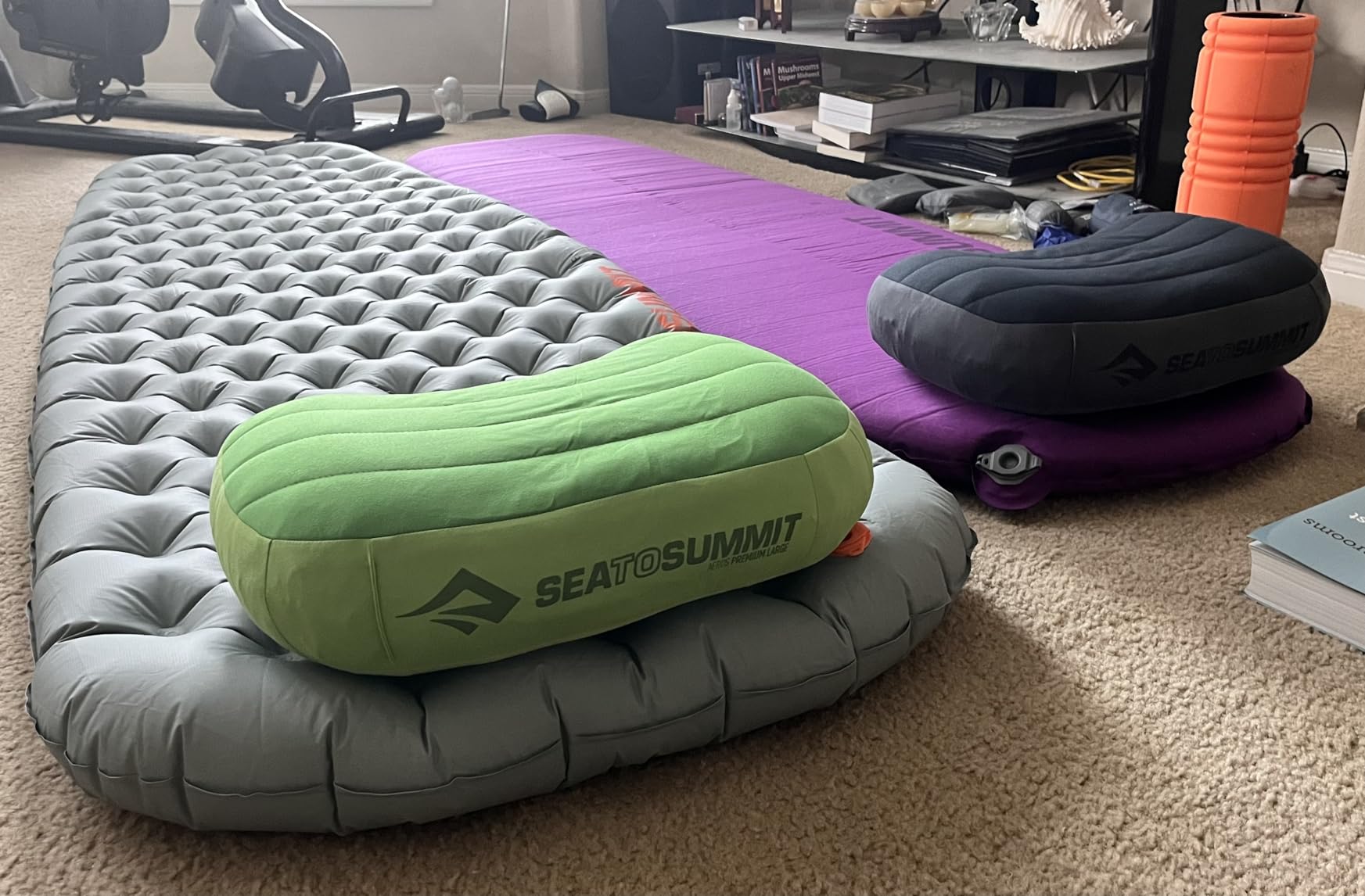 Sea to Summit Aeros Premium Inflatable Travel Pillow, Regular (13.4 x 9.4), Navy Blue - Customer Photo 2