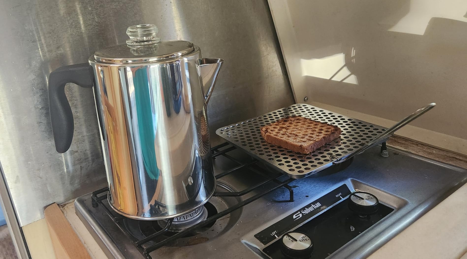 Ibili Foldable Tin Plate Stovetop Bread Toaster – Ideal for Home and Camping Use – for Gas Flames and Campfires – Compact and Portable Design – Made in Spain – 7.8 x 7.8 Inches - Customer Photo 2