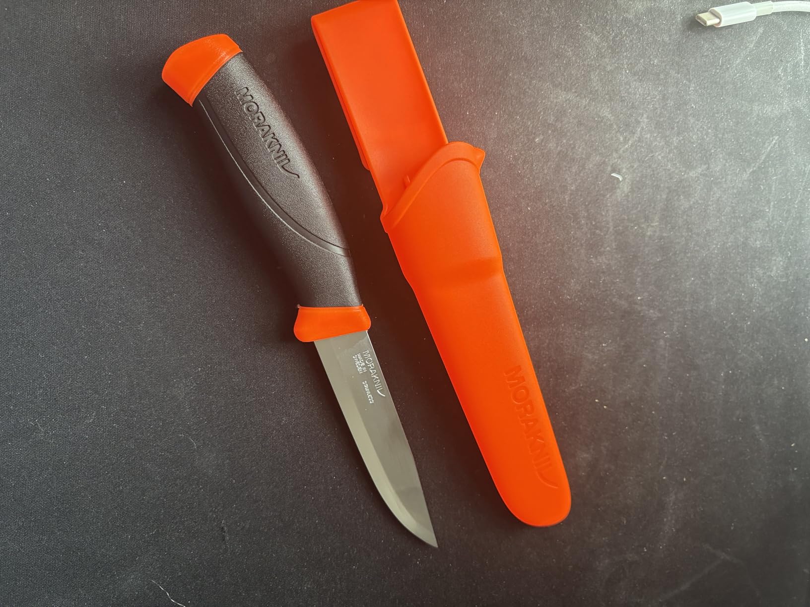Morakniv Companion Fixed Blade Outdoor Knife with Stainless Steel Blade, 4.1-Inch, Military Green - Customer Photo 2