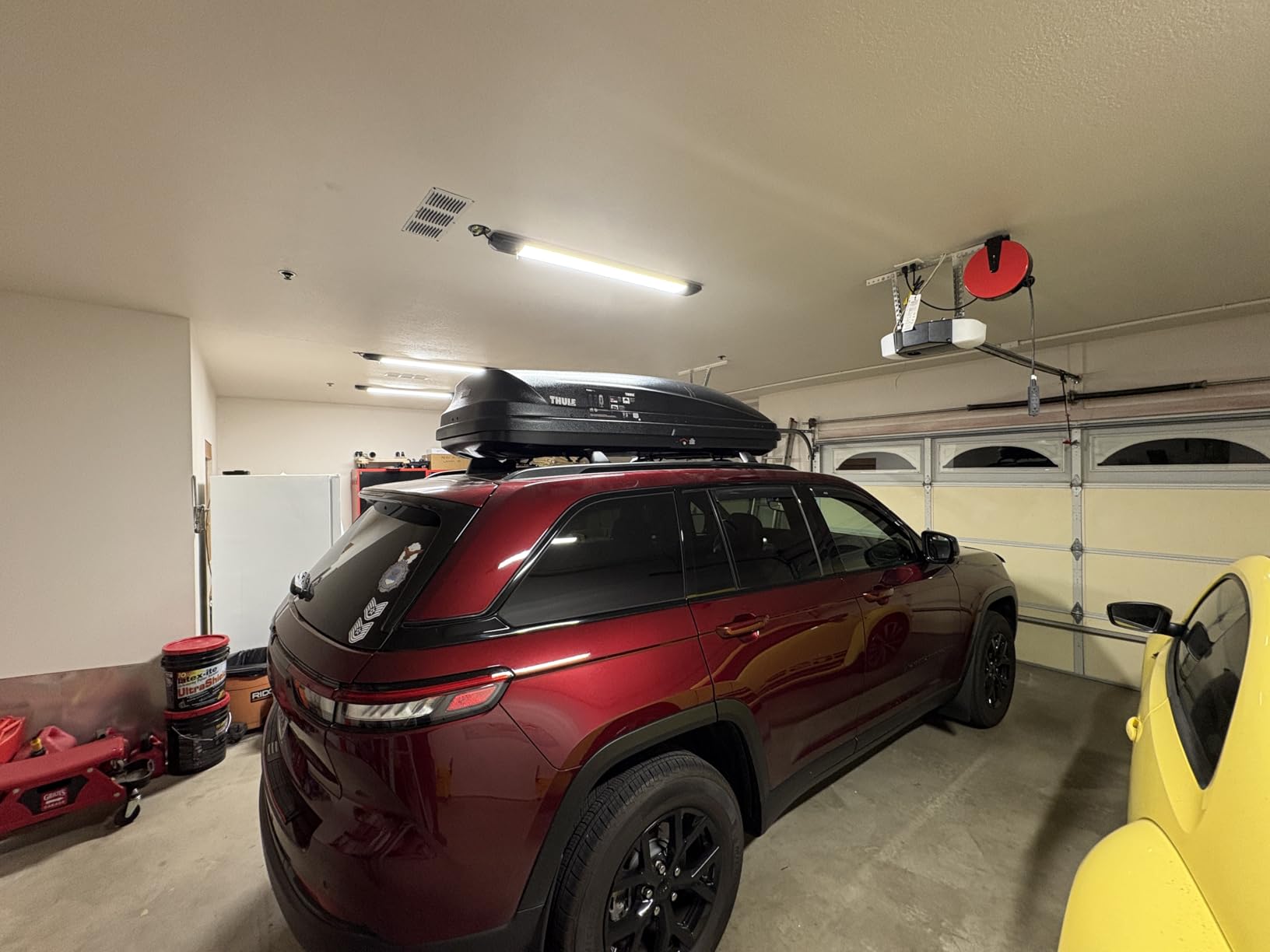 Thule 613 Pulse Cargo Box Alpine, Black Customer Review Thule 613 Pulse Cargo Box Alpine, Black - Customer Photo 2