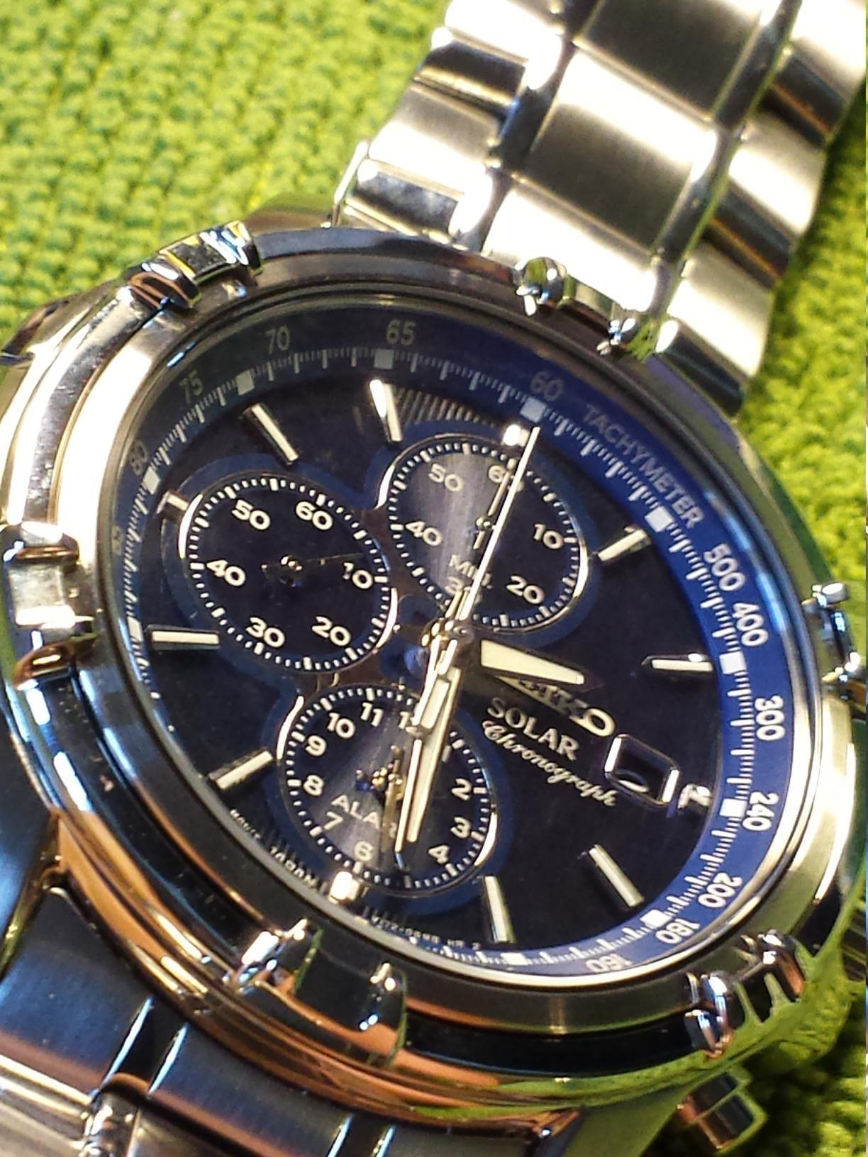 Seiko SSC141 Solar Chronograph Watch for Men, Blue Dial with Solar Chronograph, Date Calendar, and LumiBrite Hands, 100M Water-Resistant - Customer Photo 4