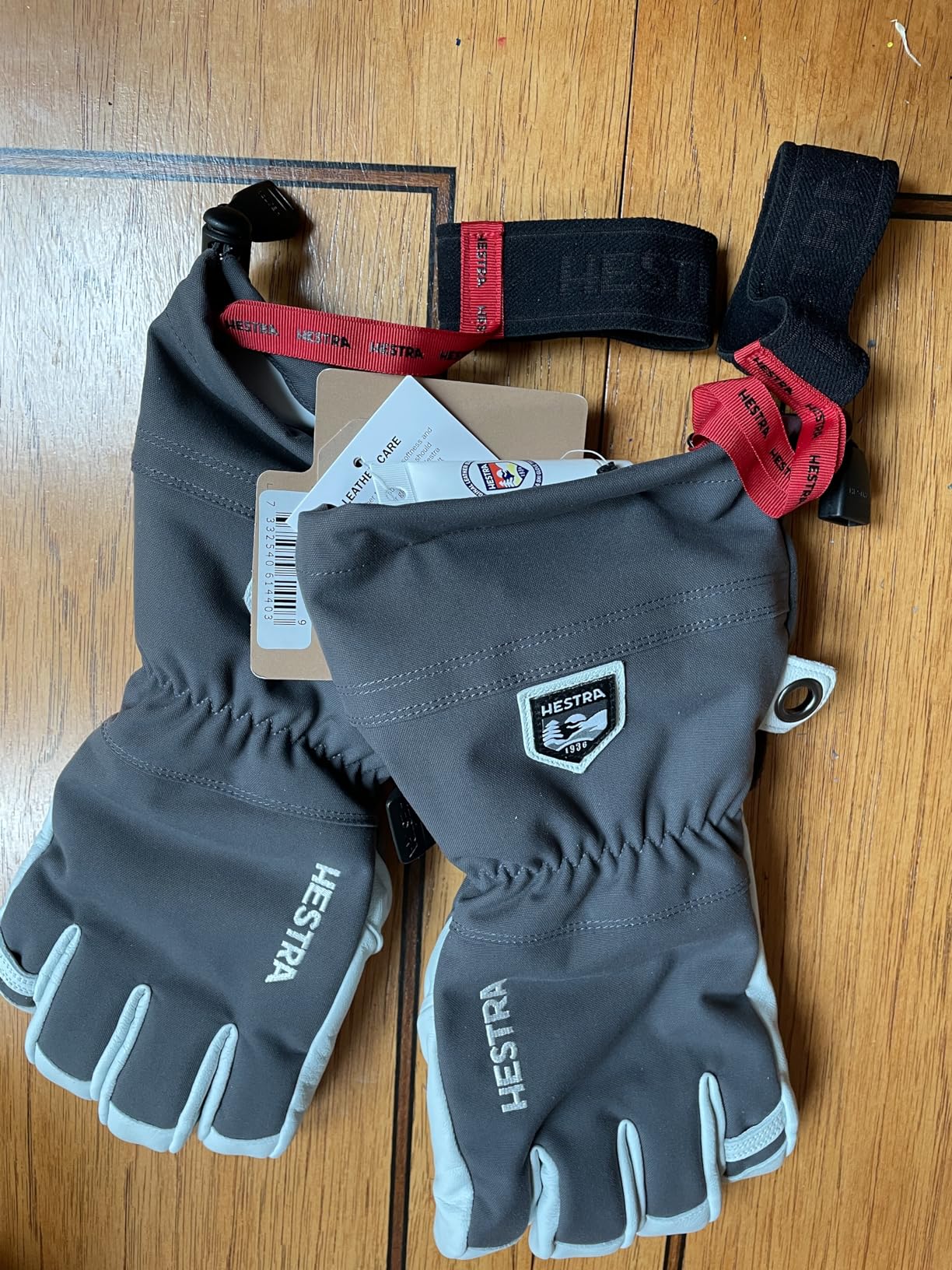 Hestra Army Leather Heli Ski Glove, 5-Finger Snow Glove for Skiing & Snowboarding for Men & Women Customer Review Hestra Army Leather Heli Ski Glove, 5-Finger Snow Glove for Skiing & Snowboarding for Men & Women - Customer Photo 1