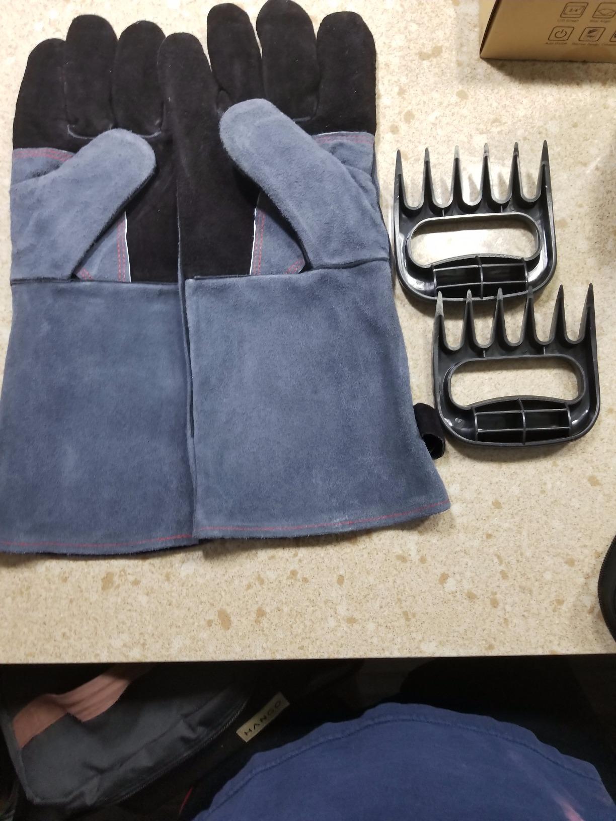 OZERO 932℉ Grill BBQ Gloves 16-inch Heat Resistant Leather Forge Welding Glove with Flame Retardant Long Sleeve and Insulated Lining for Men and Women Black-gray - Customer Photo 2