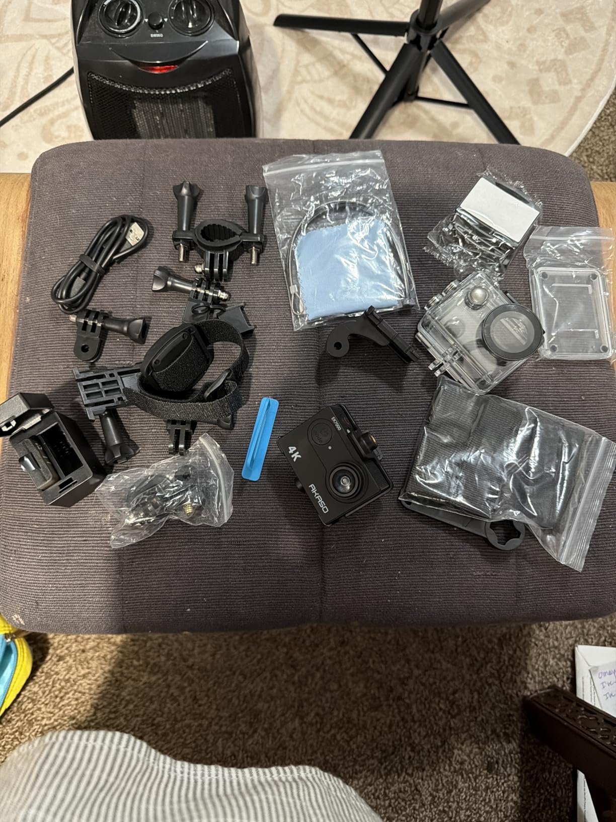 AKASO EK7000 4K30FPS 20MP WiFi Action Camera with EIS Ultra HD 131FT Waterproof Underwater Camera Remote Control 4X Zoom Support External Microphone Black customer photo 2