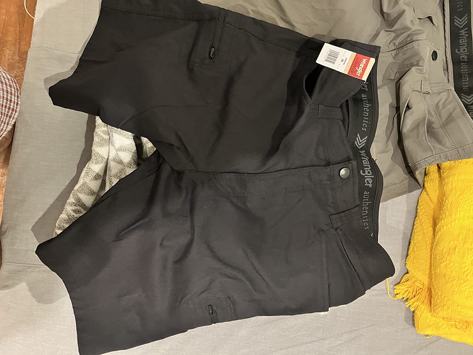Wrangler Authentics Men's Performance Comfort Flex Cargo Short Customer Review Wrangler Authentics Men's Performance Comfort Flex Cargo Short - Customer Photo 2