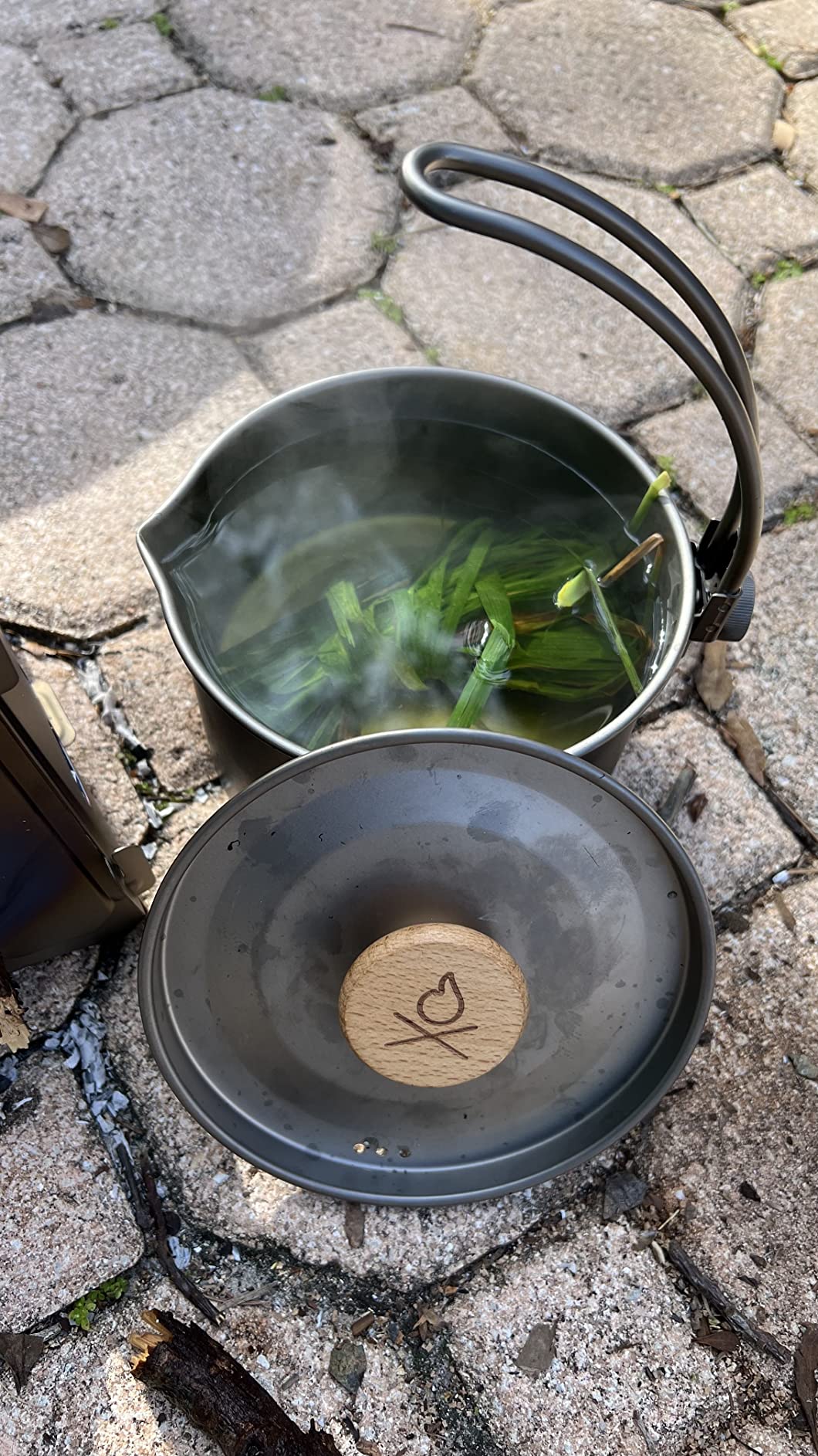 Überleben | Kessel Camp Kettle – 37 fl oz (1.1L) Camping Pot with Locking Lid, Hanger & Canvas Bag - Customer Photo 2