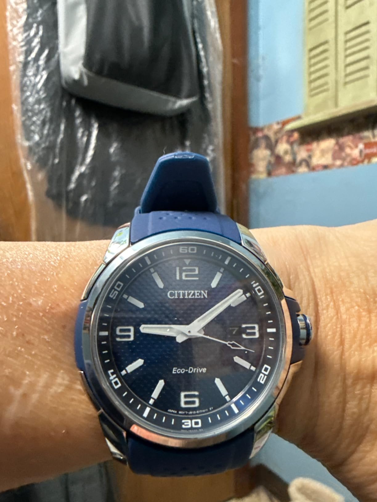 Citizen Men's Eco-Drive Weekender Watch in Stainless Steel with Blue Polyurethane Strap, Blue Dial Solar Powered Watch - Customer Photo 5