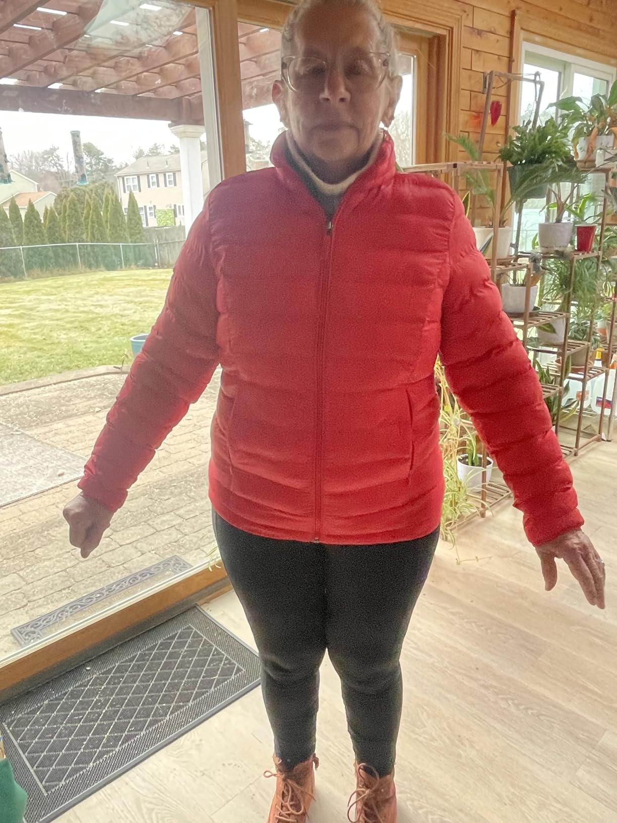 Amazon Essentials womens Lightweight Long-Sleeve Water-Resistant Packable Puffer Jacket (Available in Plus Size) - Customer Photo 2