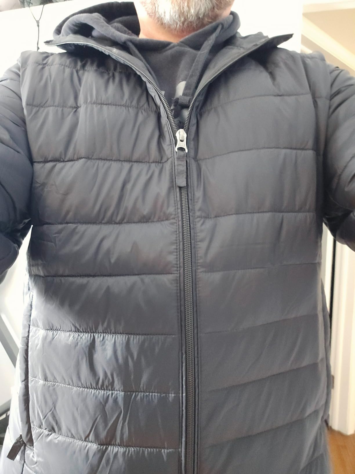 Amazon Essentials Men's Lightweight Water-Resistant Packable Hooded Puffer Jacket - Customer Photo 2