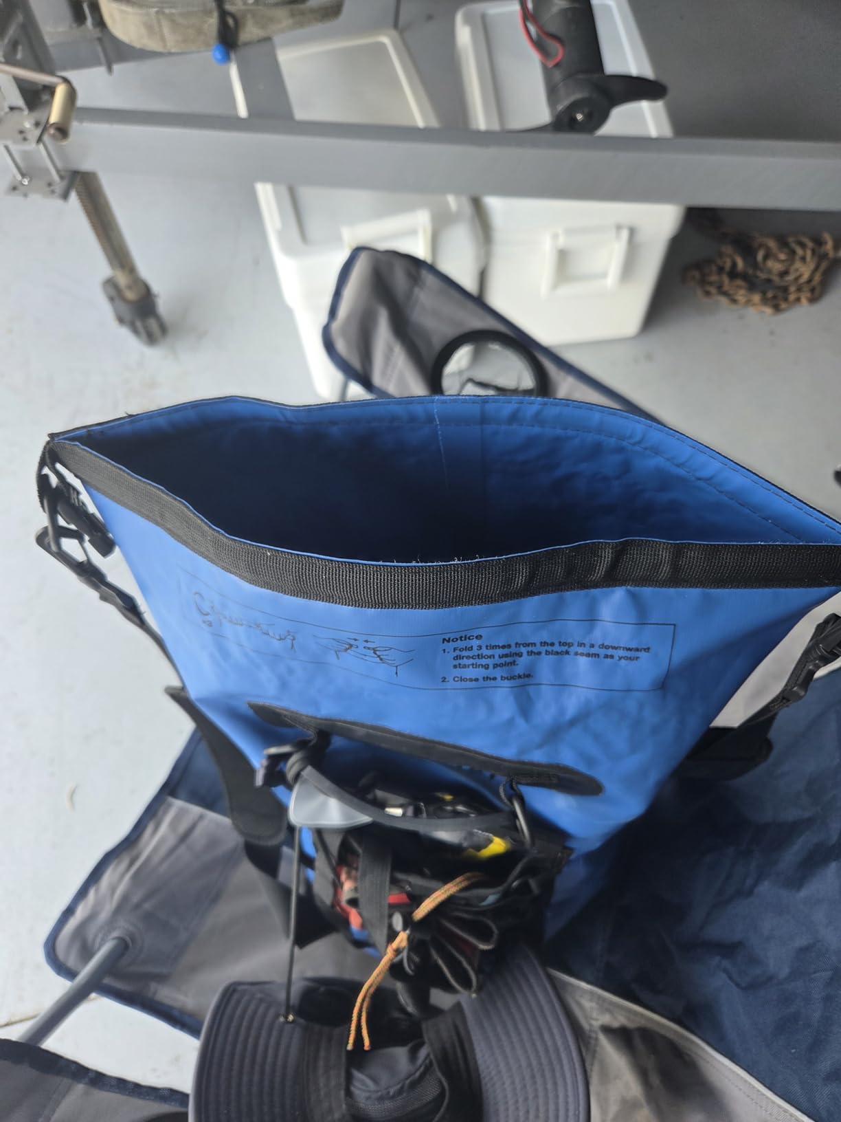 Piscifun Dry Bag, Waterproof Floating Backpack 10L/20L/30L/40L with Waterproof Phone Case for Boating, Kayaking, Fishing - Customer Photo 2
