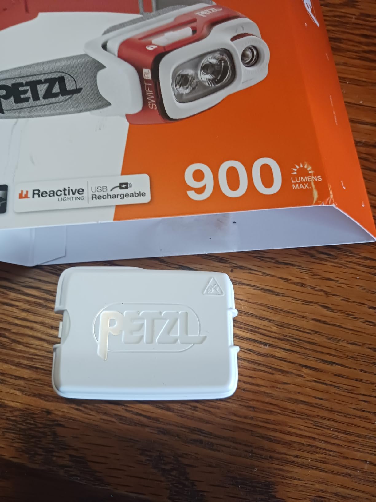 PETZL, Swift RL Lamp Orange, Compact, Very Powerful and Rechargeable headlamp Featuring Reactive Lighting® Technology. 900 lumens. - Customer Photo 4