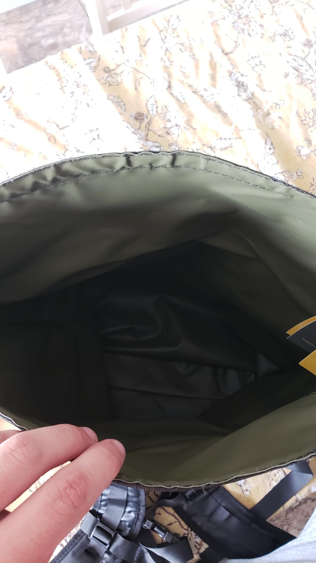 Unigear Dry Bag Waterproof, 2L/5L/10L/20L/30L/40L Floating and Lightweight Bags for Kayaking, Boating, Fishing, Swimming and Camping with Waterproof Phone Case - Customer Photo 2