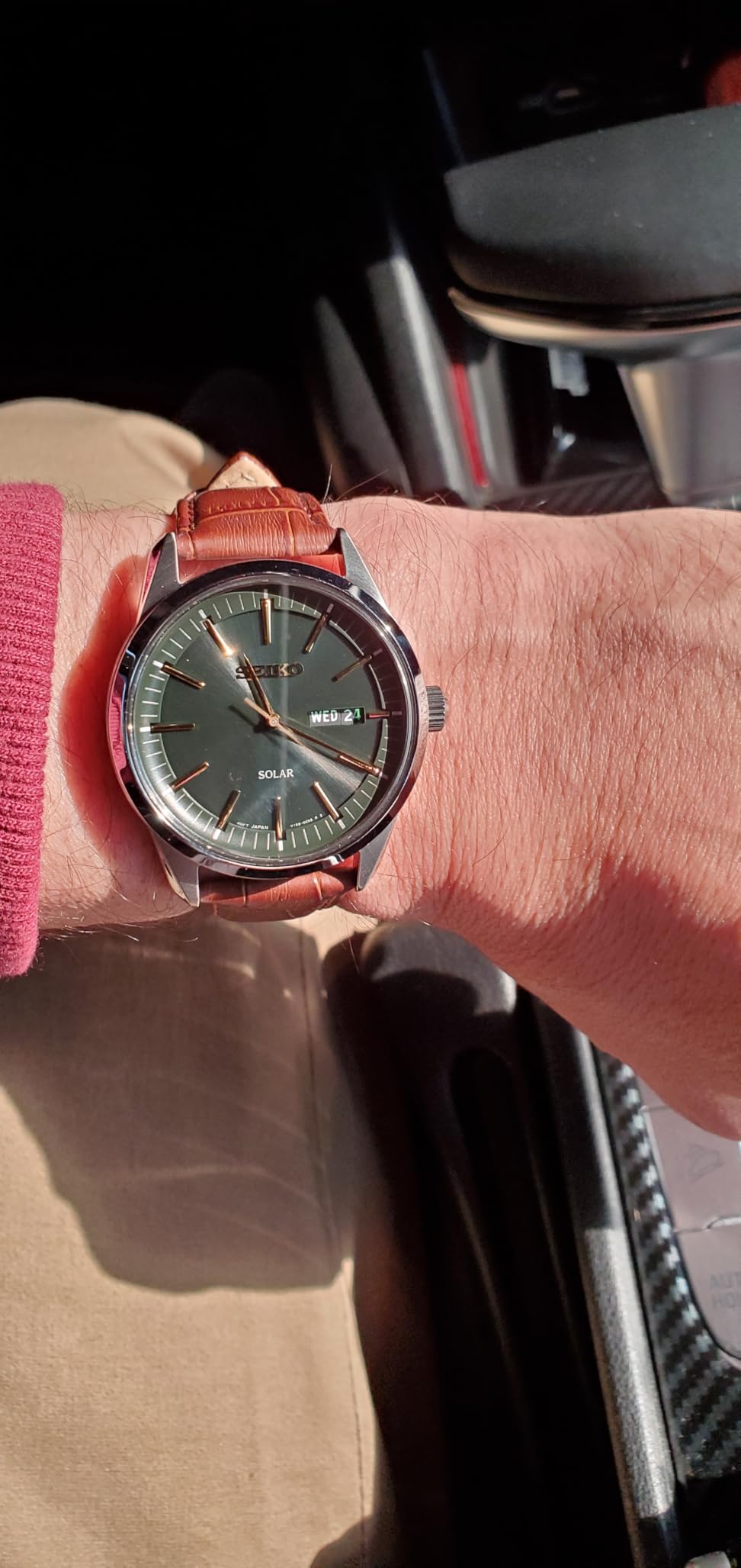 Seiko Men's Analog Solar Watch with Leather Strap SNE529P1, Solar Powered Classic Dress Watch - Customer Photo 2