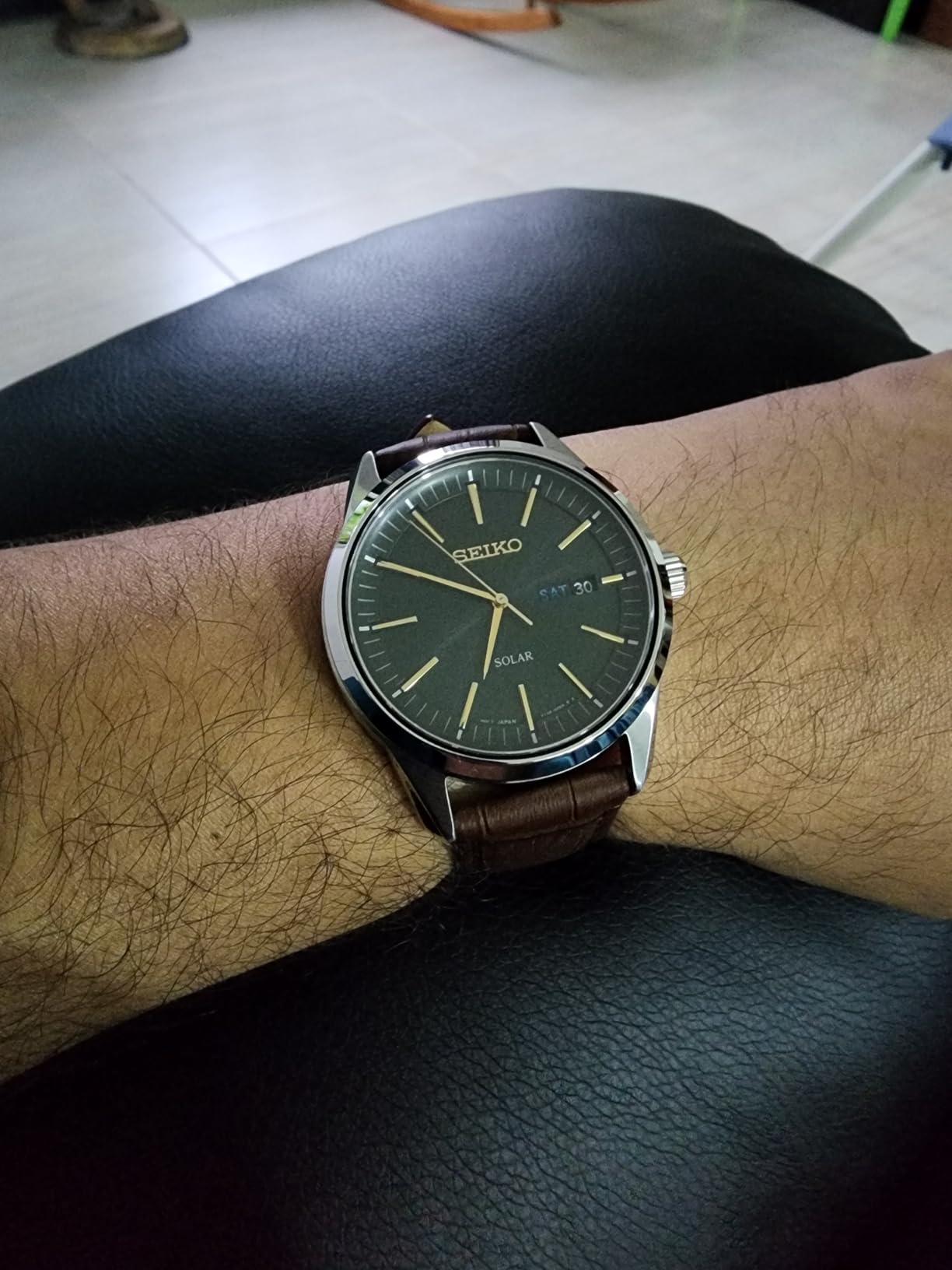 Seiko Men's Analog Solar Watch with Leather Strap SNE529P1, Solar Powered Classic Dress Watch - Customer Photo 5