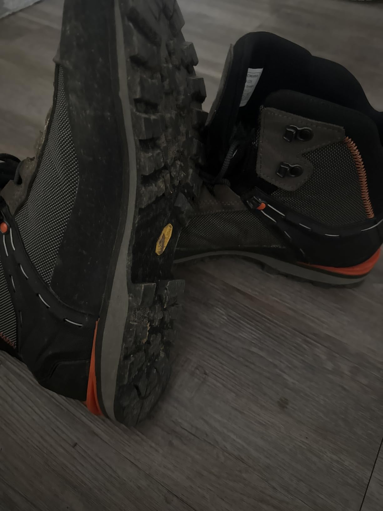 Salewa Men's Crow GTX Waterproof Gore-Tex Trail Boots for Trekking, Climbing, & Mountaineering - Customer Photo 1