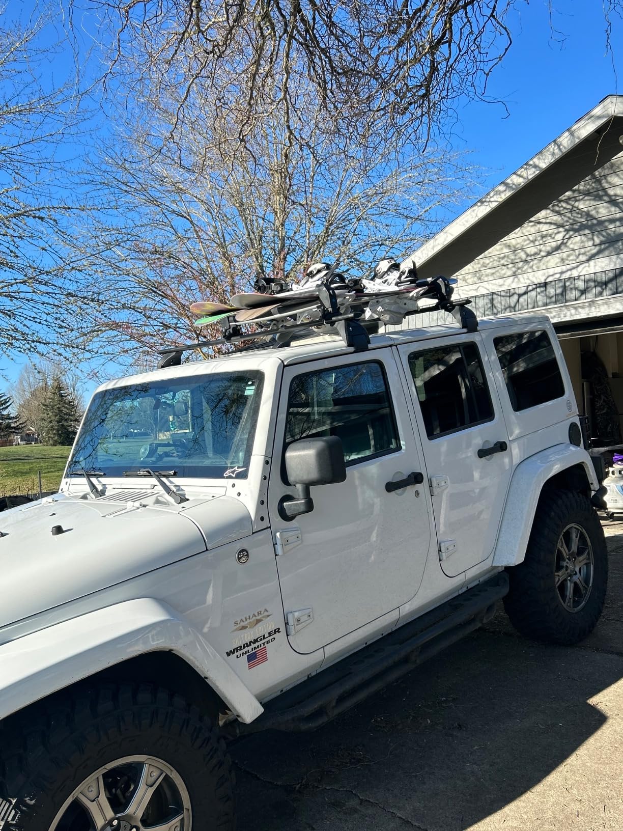 Leader Accessories Car Ski Snowboard Roof Racks, Fits Up to 6 Pairs of Skis or 4 Snowboards, 2 PCS Universal Ski Roof Rack Carriers Snowboard Top Holder, Lockable Fit Most Vehicles Equipped Cross Bars Customer Review Leader Accessories Car Ski Snowboard Roof Racks, Fits Up to 6 Pairs of Skis or 4 Snowboards, 2 PCS Universal Ski Roof Rack Carriers Snowboard Top Holder, Lockable Fit Most Vehicles Equipped Cross Bars - Customer Photo 1