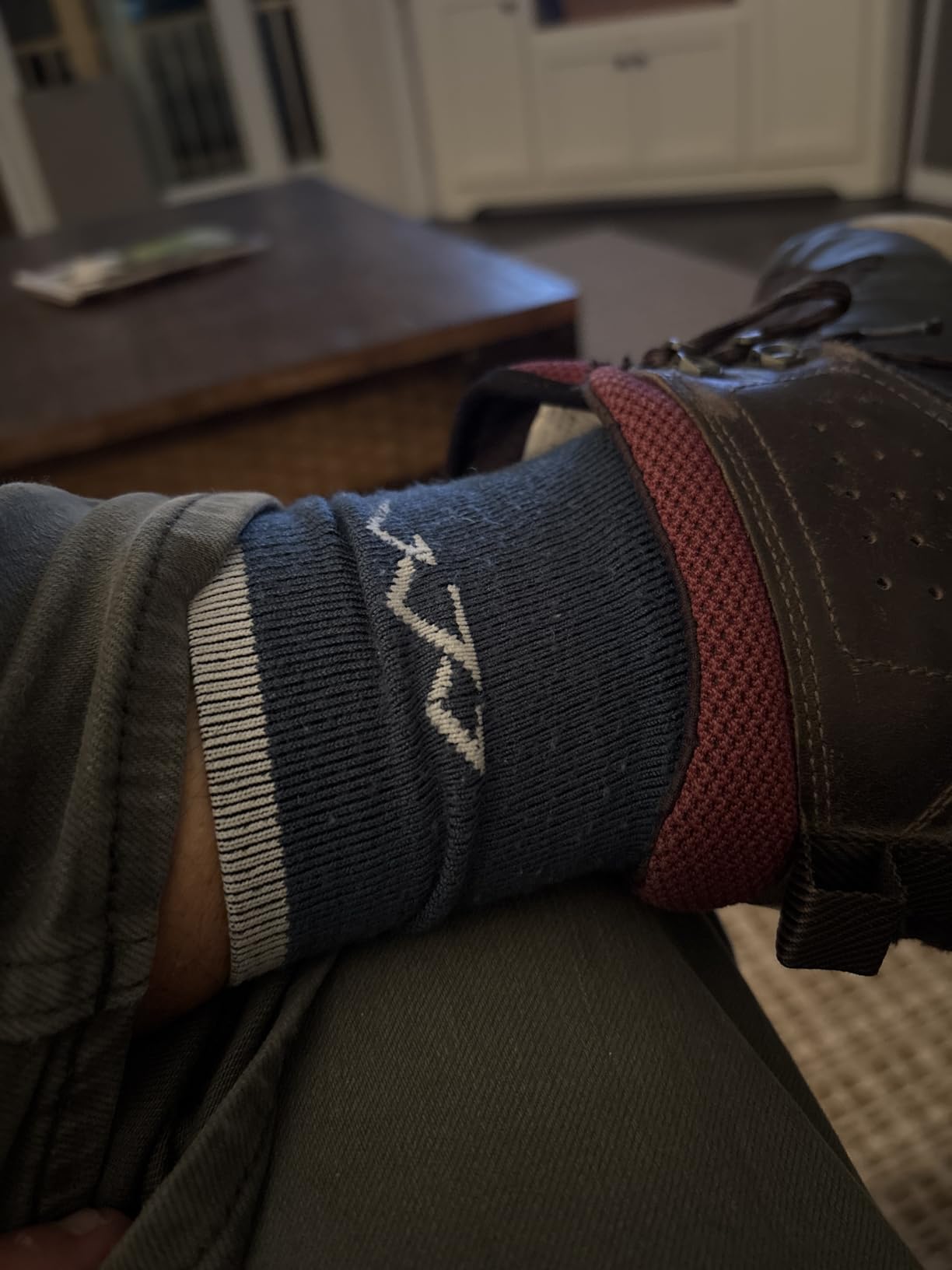innotree 3 Pack Men's Merino Wool Hiking Socks, Micro Crew Cushioned Hiking Walking Thermal Moisture Wicking Trekking Socks Customer Review innotree 3 Pack Men's Merino Wool Hiking Socks, Micro Crew Cushioned Hiking Walking Thermal Moisture Wicking Trekking Socks - Customer Photo 2