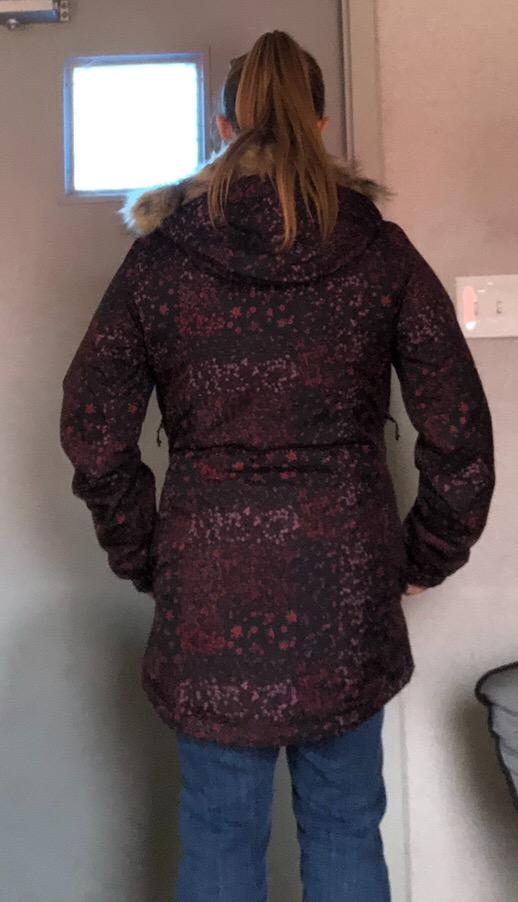 Volcom Women's Shadow Insulated Snowboard Ski Winter Hooded Jacket Customer Review Volcom Women's Shadow Insulated Snowboard Ski Winter Hooded Jacket - Customer Photo 1