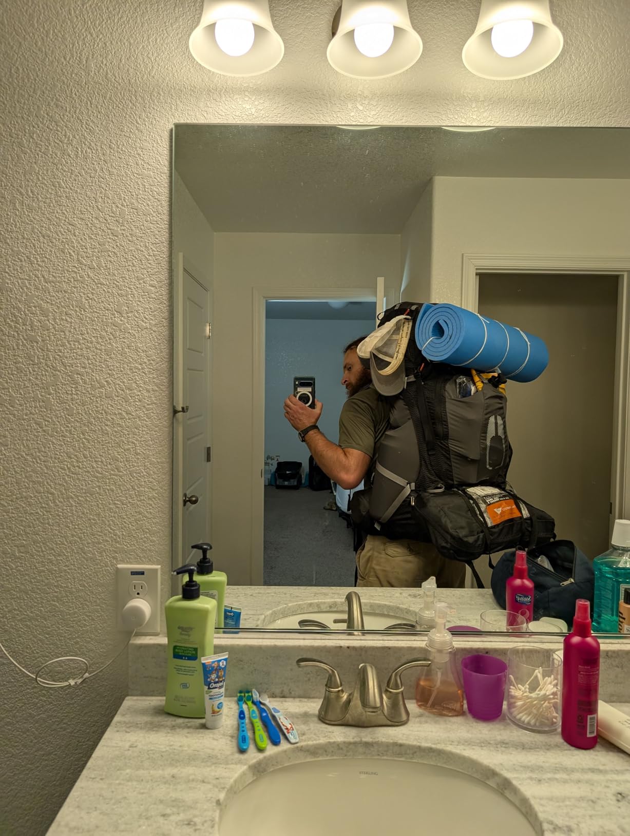 Osprey Atmos AG 65L Men's Backpacking Backpack - Customer Photo 1