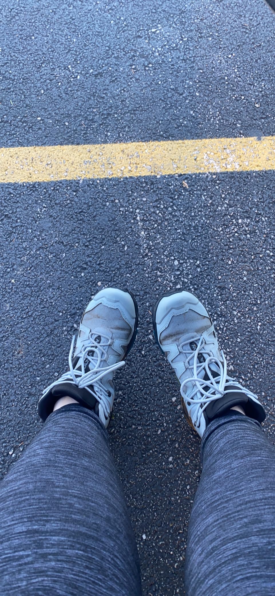 Salomon Womens Salomon Women's X Ultra 4 Mid Gore-tex Hiking Boots for Women - Customer Photo 1