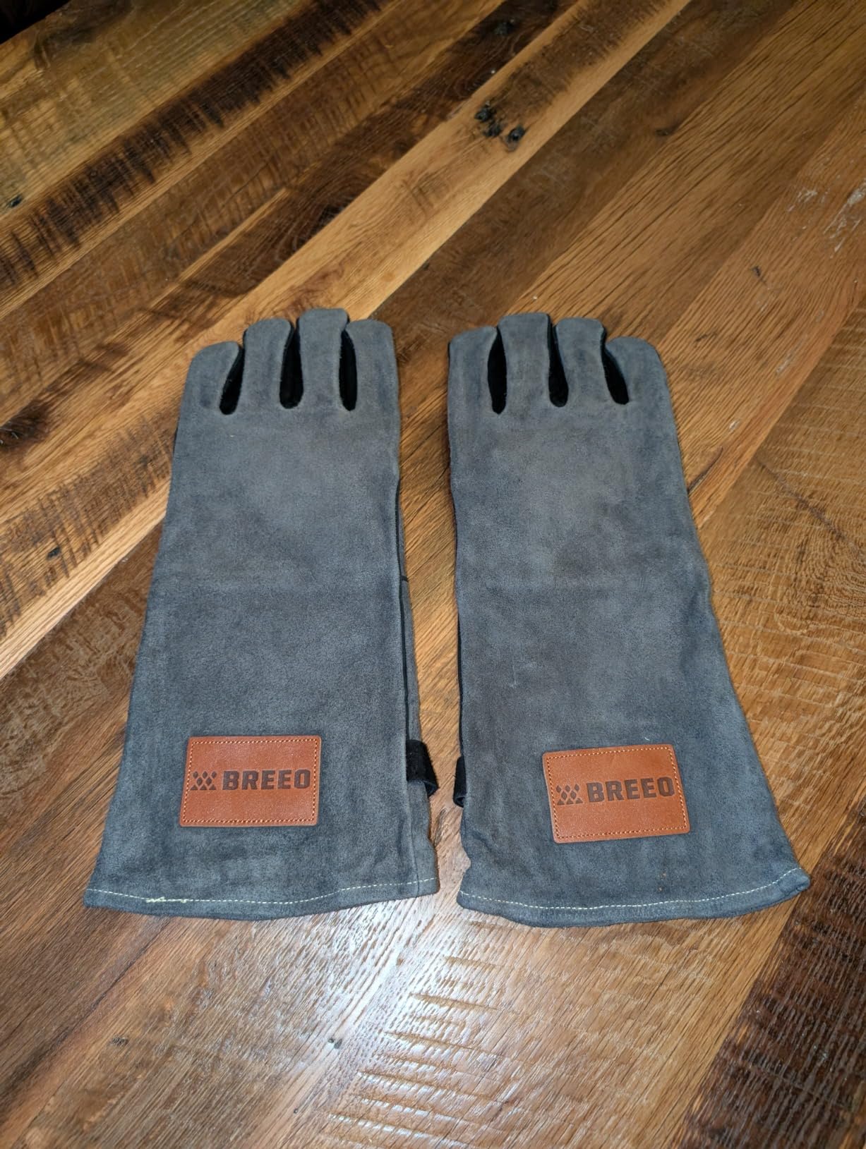 Breeo Fire Pit Gloves - Leather, Heat-Resistant Fire Gloves for Outdoor Cooking & Grilling - Air-Isolated Aluminum Foil Grip - Control the Flame - Heat Resistant up to 1000° - One Size Fits All - Customer Photo 2