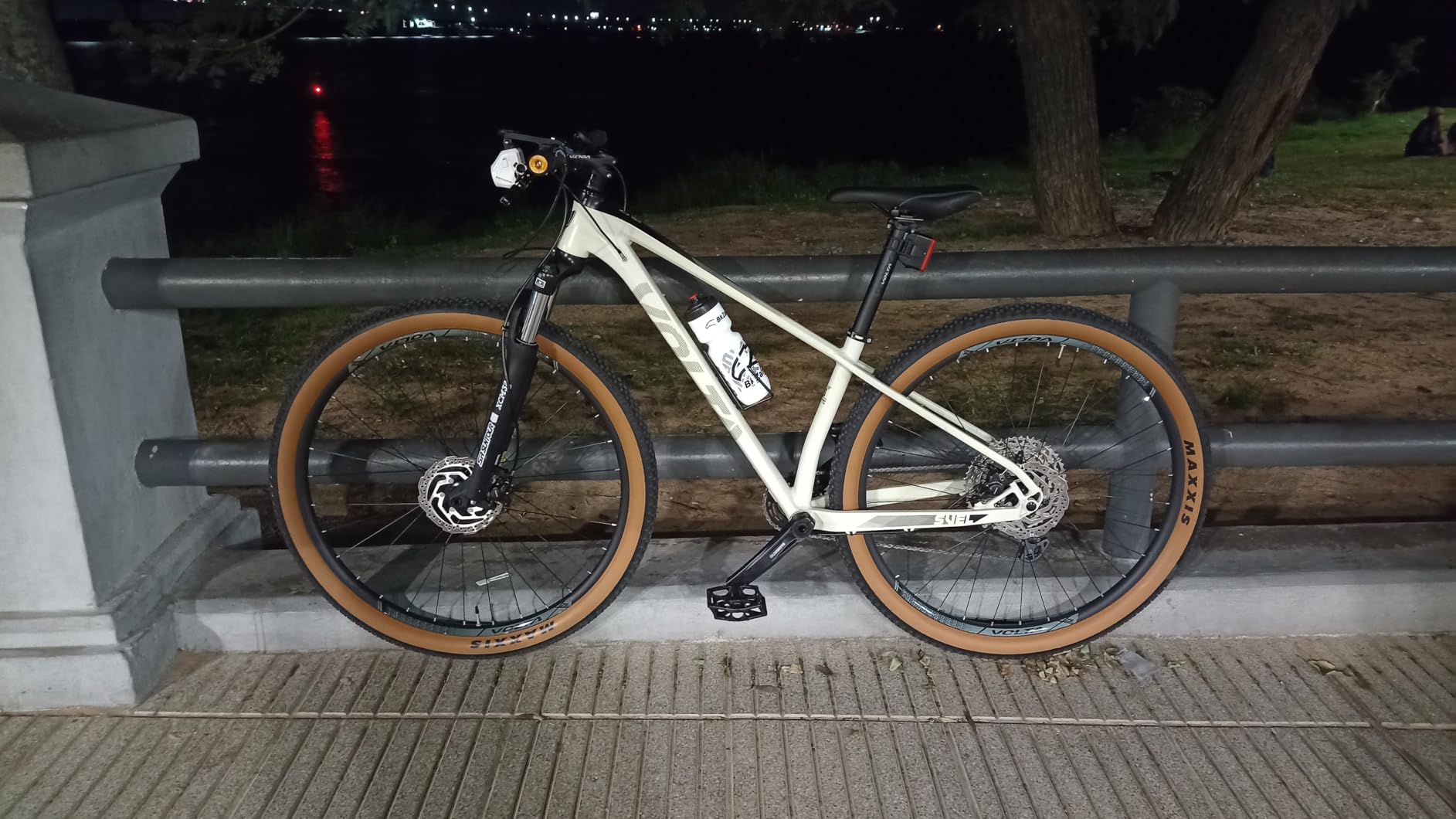 RAVEMEN TR500 500 Lumens Bike Tail Light for Daytime Night Riding, Brake Sensing Bike Rear Light with Side Visibility, 6 Light Modes, USB C Rechargeable Fit Round/Aero Seat Posts Customer Review RAVEMEN TR500 500 Lumens Bike Tail Light for Daytime Night Riding, Brake Sensing Bike Rear Light with Side Visibility, 6 Light Modes, USB C Rechargeable Fit Round/Aero Seat Posts - Customer Photo 2
